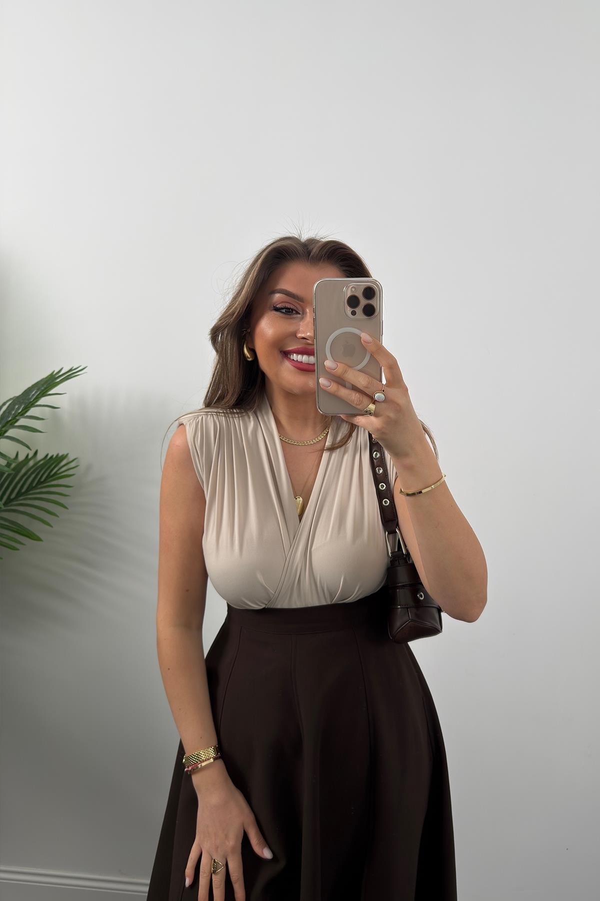 Vatkalı Likralı Sıfır Kol Drapeli Bodysuit Taş