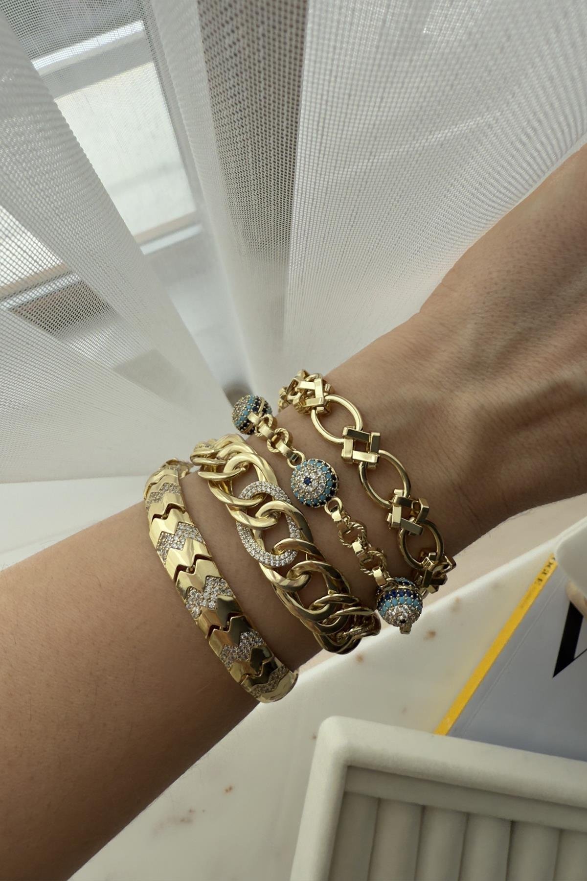 Xupıng Renkli Zirkon Taş Göz Bileklik