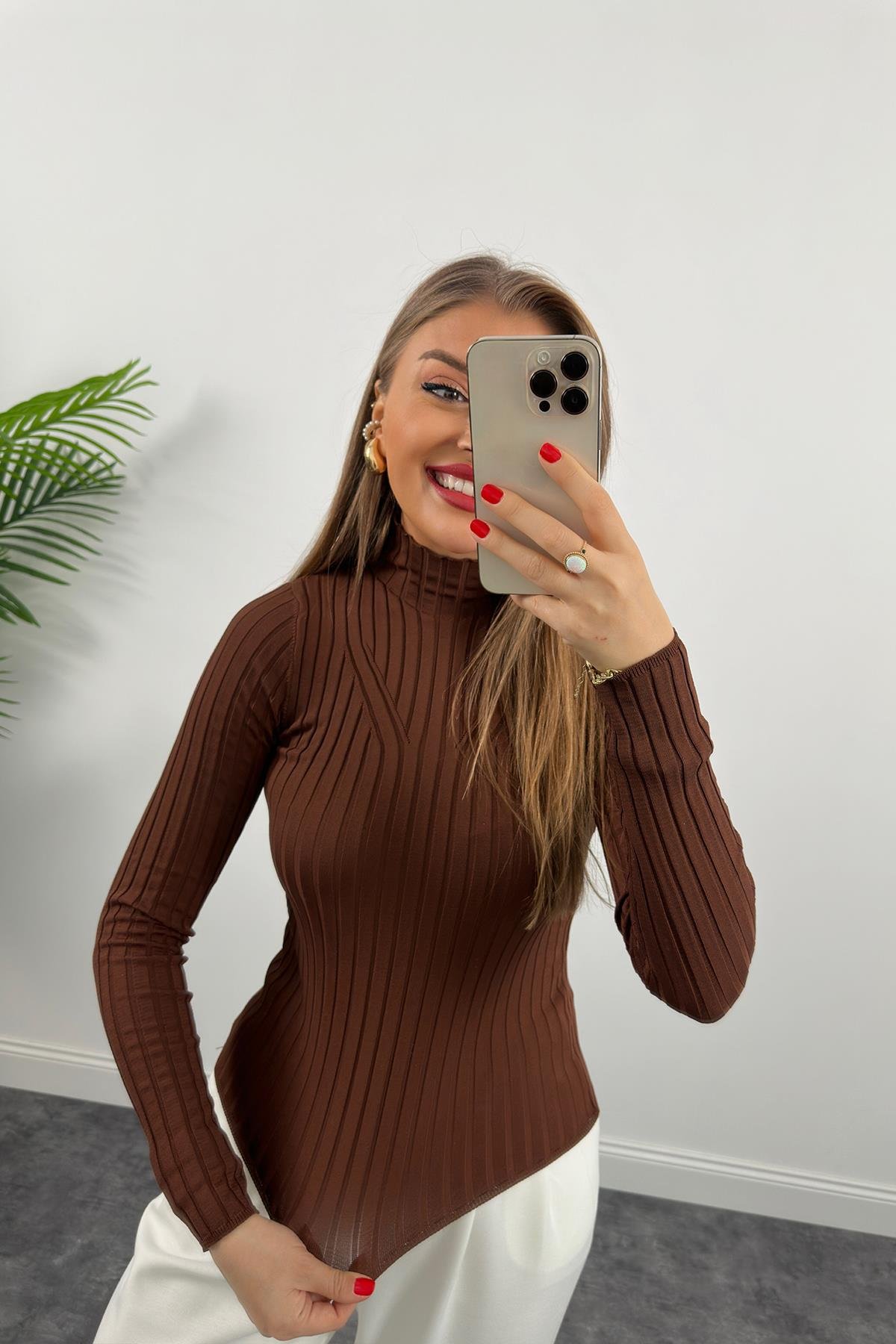 Zra Model Yaka Detaylı Çelik Triko Kahve 
