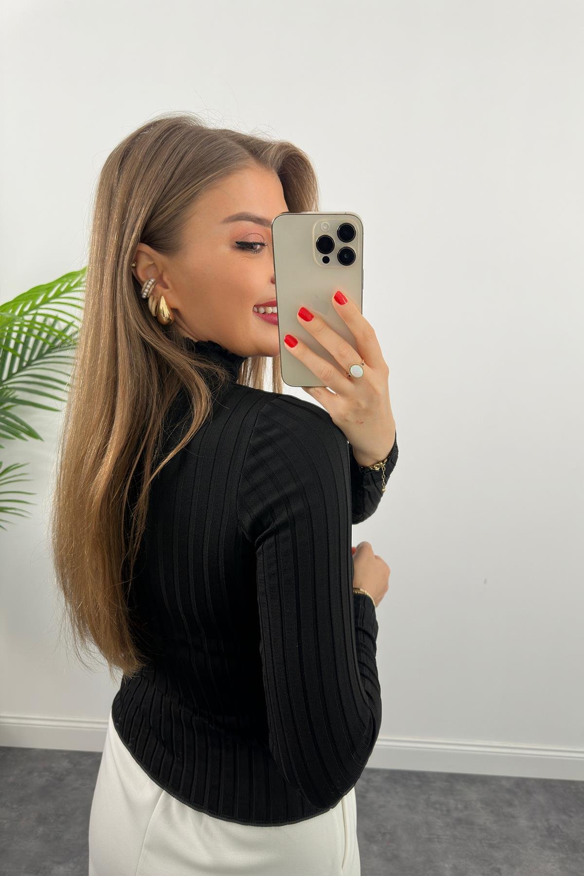 Zra Model Yaka Detaylı Çelik Triko Siyah 