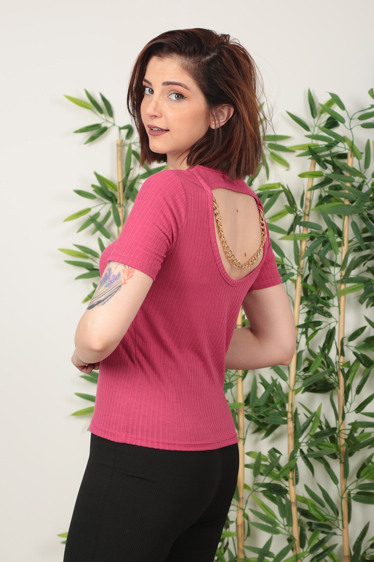 Kadın Fuşya Zincir Detaylı Kaşkorse Tshirt