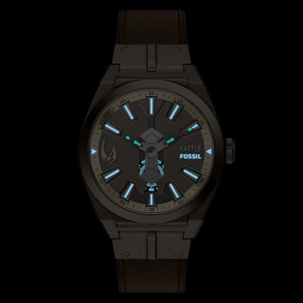 Fossil FLE1245SET Star Wars™ Mandalorian™ Everett Kol Saati ve Yaka İğnesi Seti