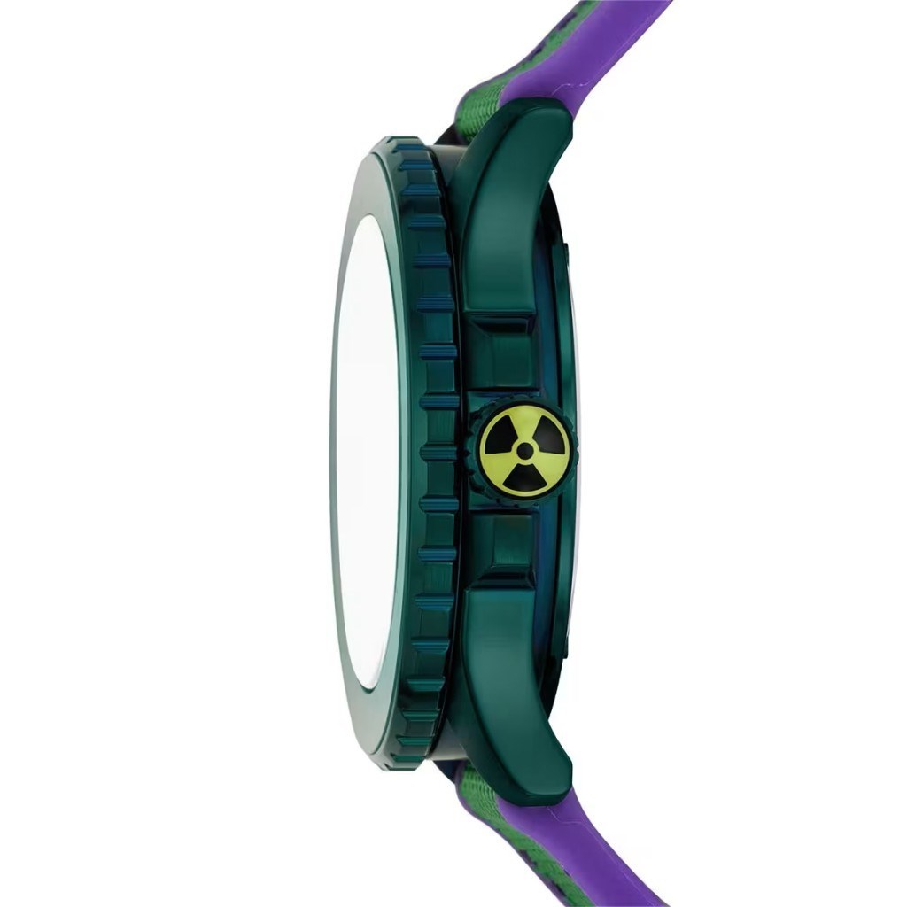Fossil FLE1246SET Marvel x Fossil Limited-Edition Incredible Hulk Erkek Kol Saati ve Yaka İğnesi Seti
