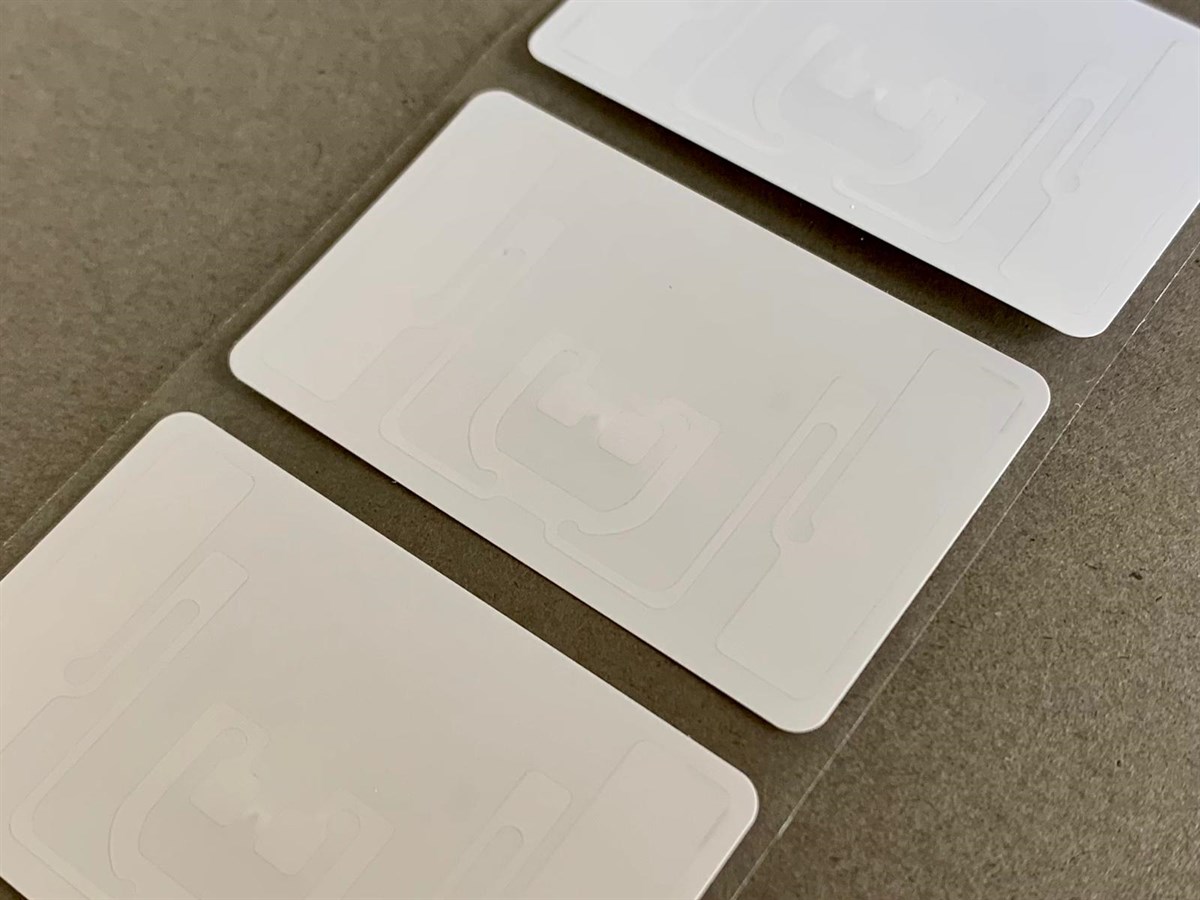 Avery Dennison AD-384r6 Wet UHF RFID Etiket (Monza R6)