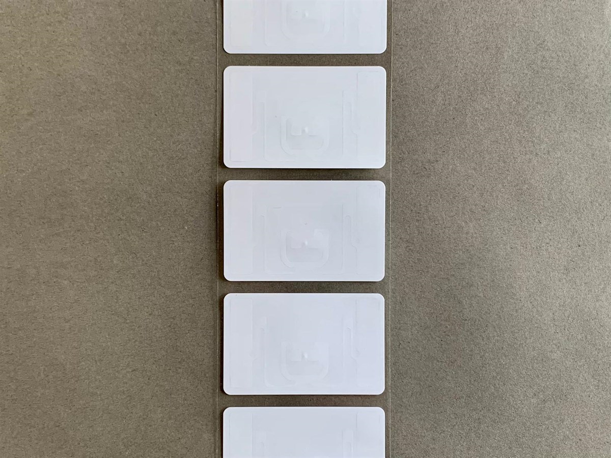 Avery Dennison AD-384r6 Wet UHF RFID Etiket (Monza R6)