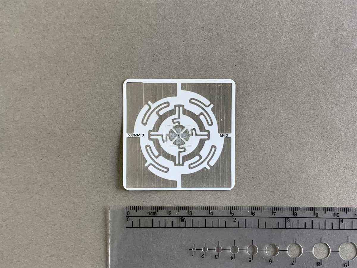 Avery Dennison AD-681m4D UHF Wet RFID Etiket (Monza 4D)