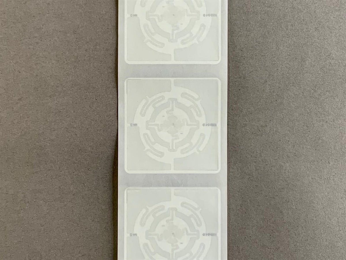 Avery Dennison AD-681m4D UHF Wet RFID Etiket (Monza 4D)