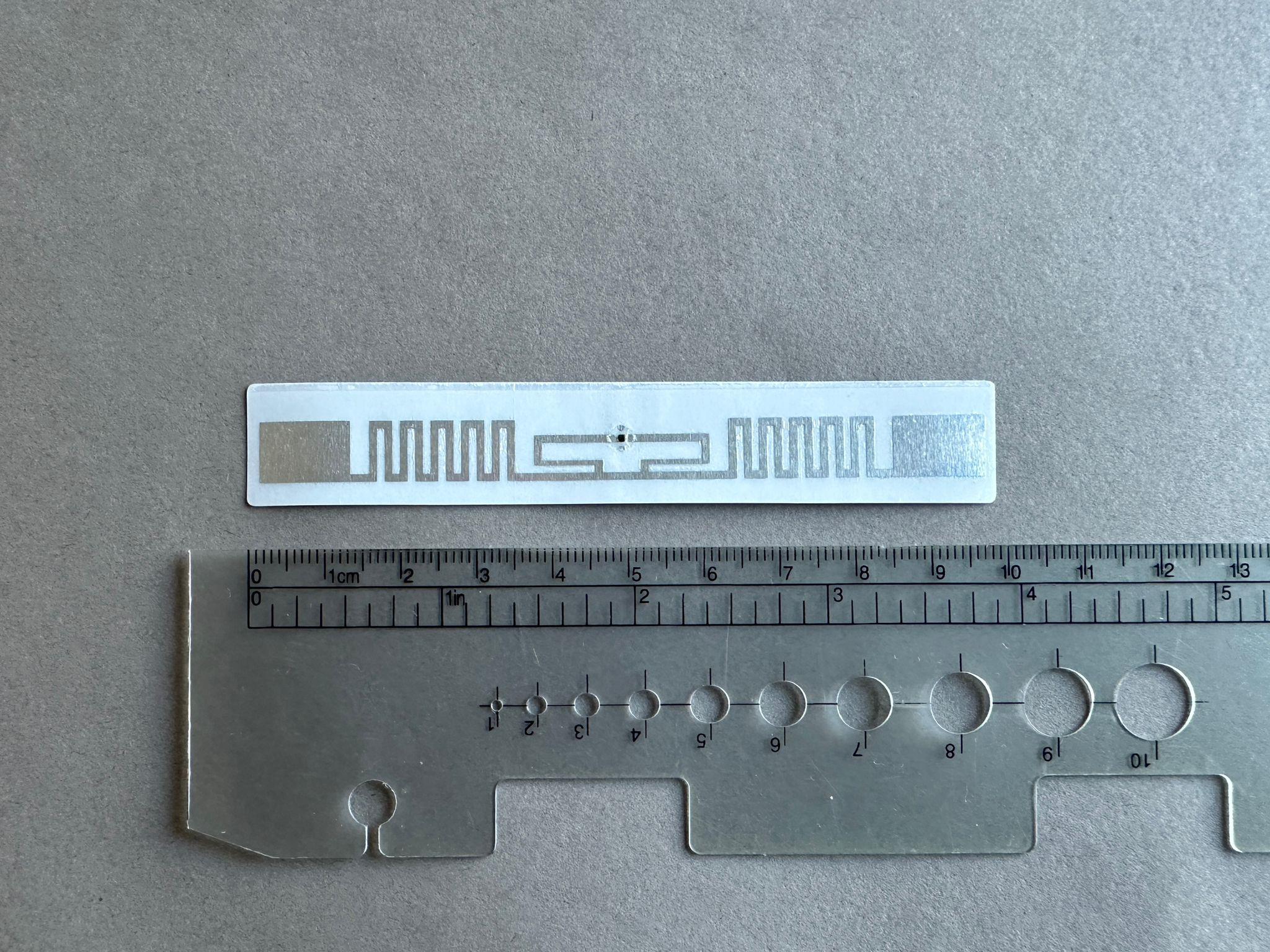 RB26 UHF RFID Etiket