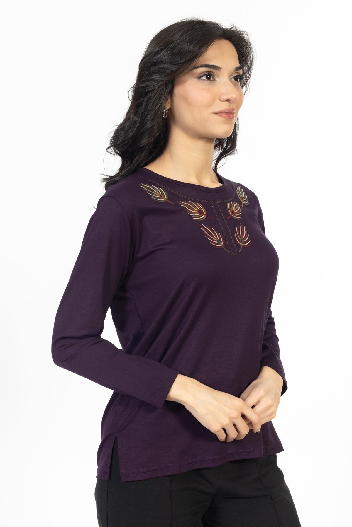 Yeni Model Nakış İşlemeli Yuvarlak Yaka Likralı Anne Penye Bluz 6440