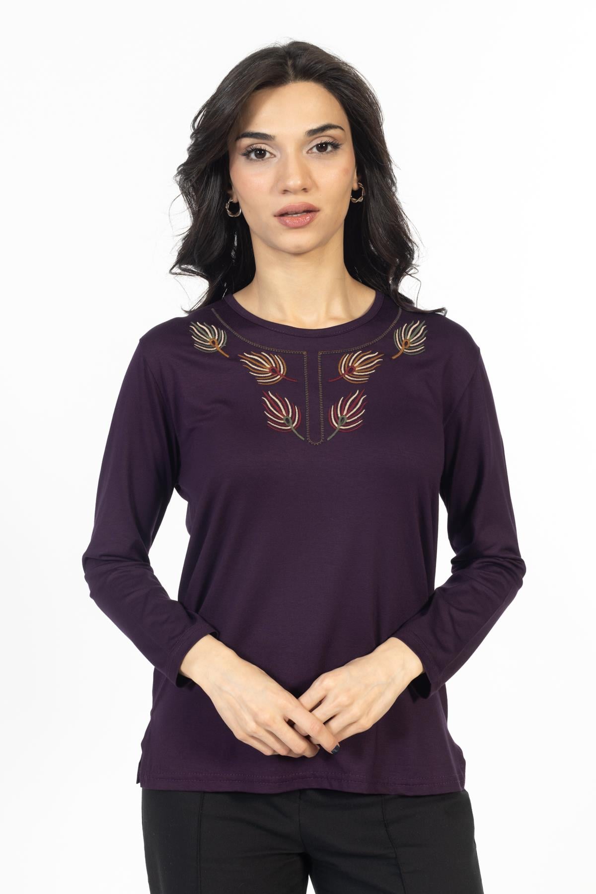 Yeni Model Nakış İşlemeli Yuvarlak Yaka Likralı Anne Penye Bluz 6440