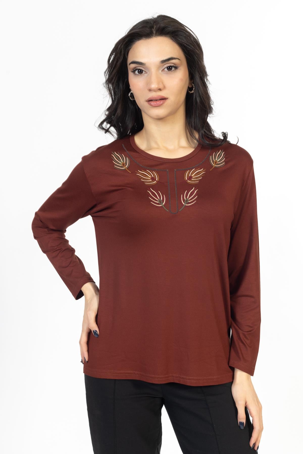 Yeni Model Nakış İşlemeli Yuvarlak Yaka Likralı Anne Penye Bluz 6440