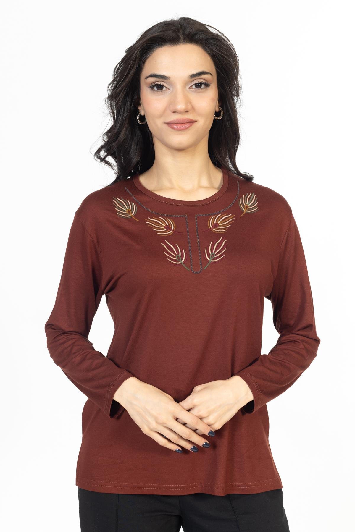 Yeni Model Nakış İşlemeli Yuvarlak Yaka Likralı Anne Penye Bluz 6440