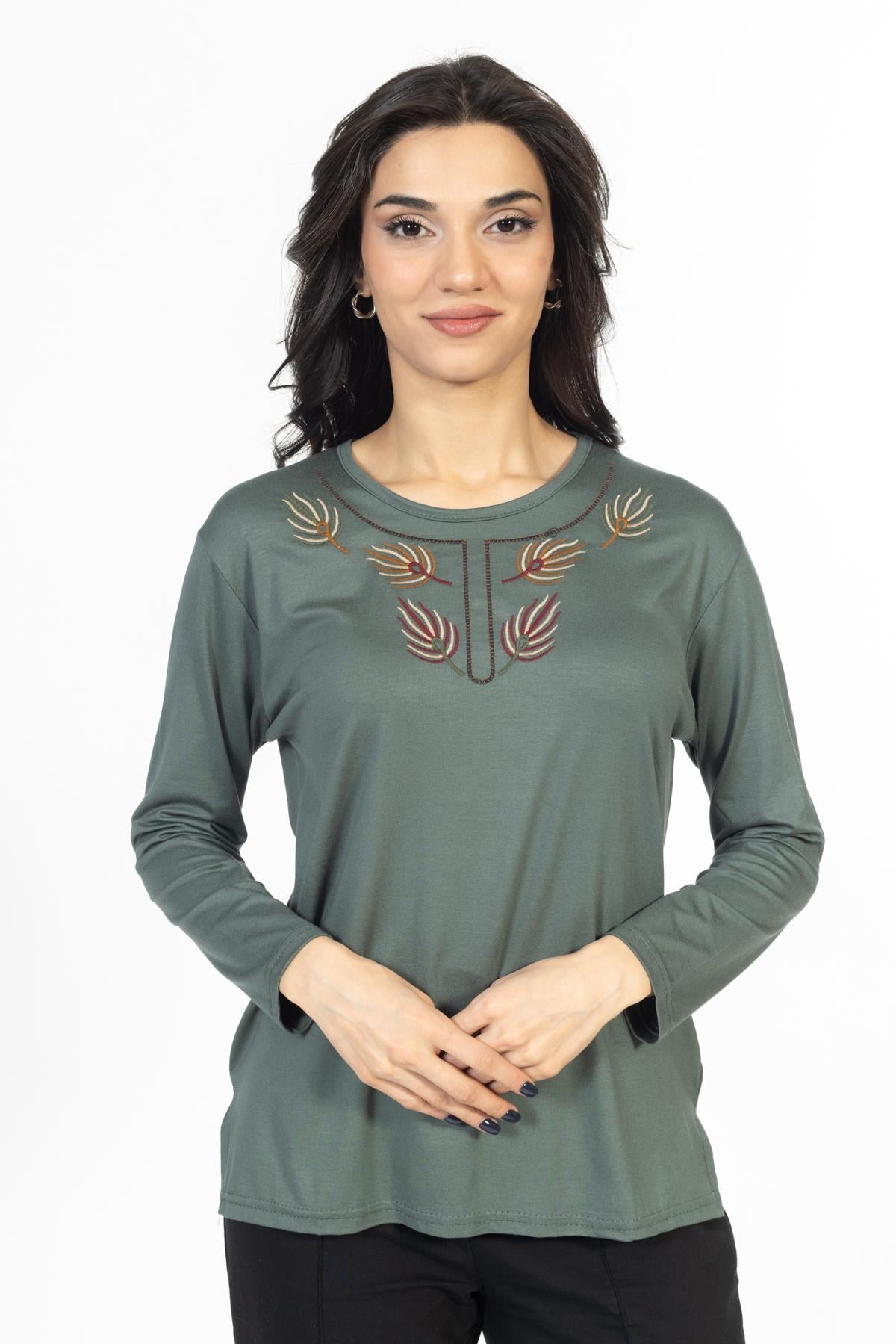 Yeni Model Nakış İşlemeli Yuvarlak Yaka Likralı Anne Penye Bluz 6440