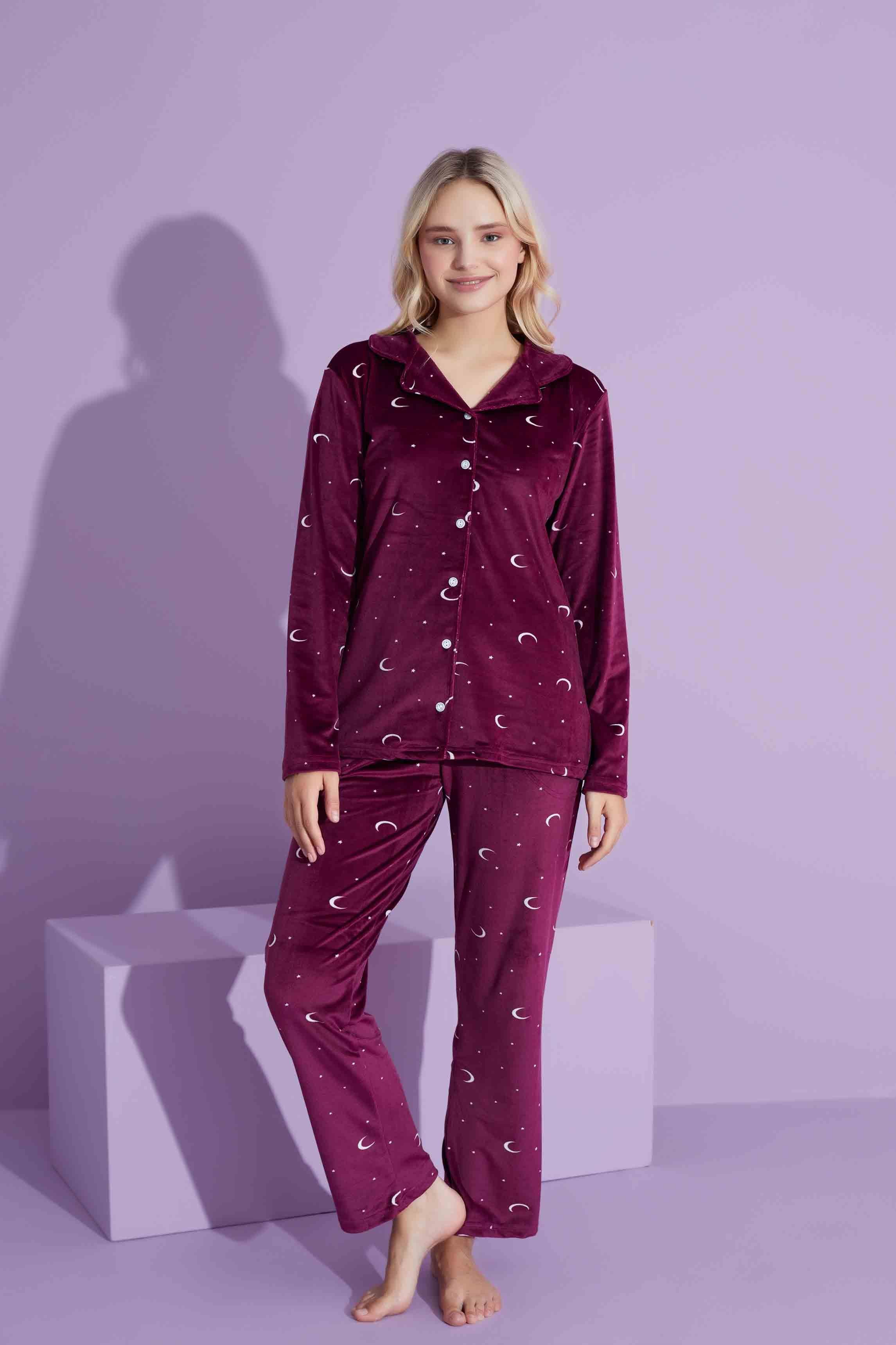 Yeni Sezon Ay Desenli Trend Model Kadife Anne/Kız Çocuk Pijama Takımı 2800-Vişne Çürüğü Ay