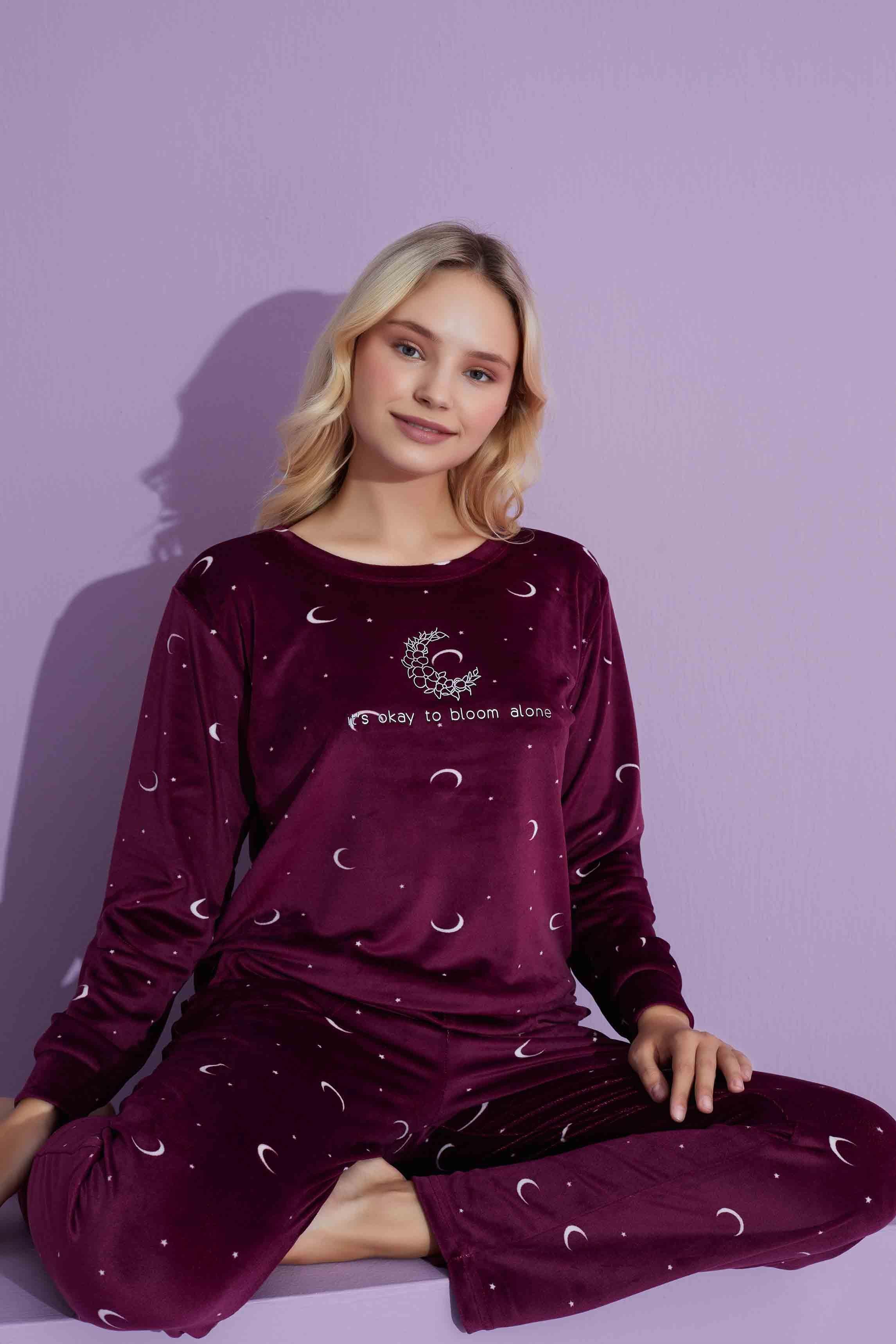 Yeni Sezon Ay Desenli Trend Model Kadife Anne/Kız Çocuk Pijama Takımı 2776-Vişne Çürüğü