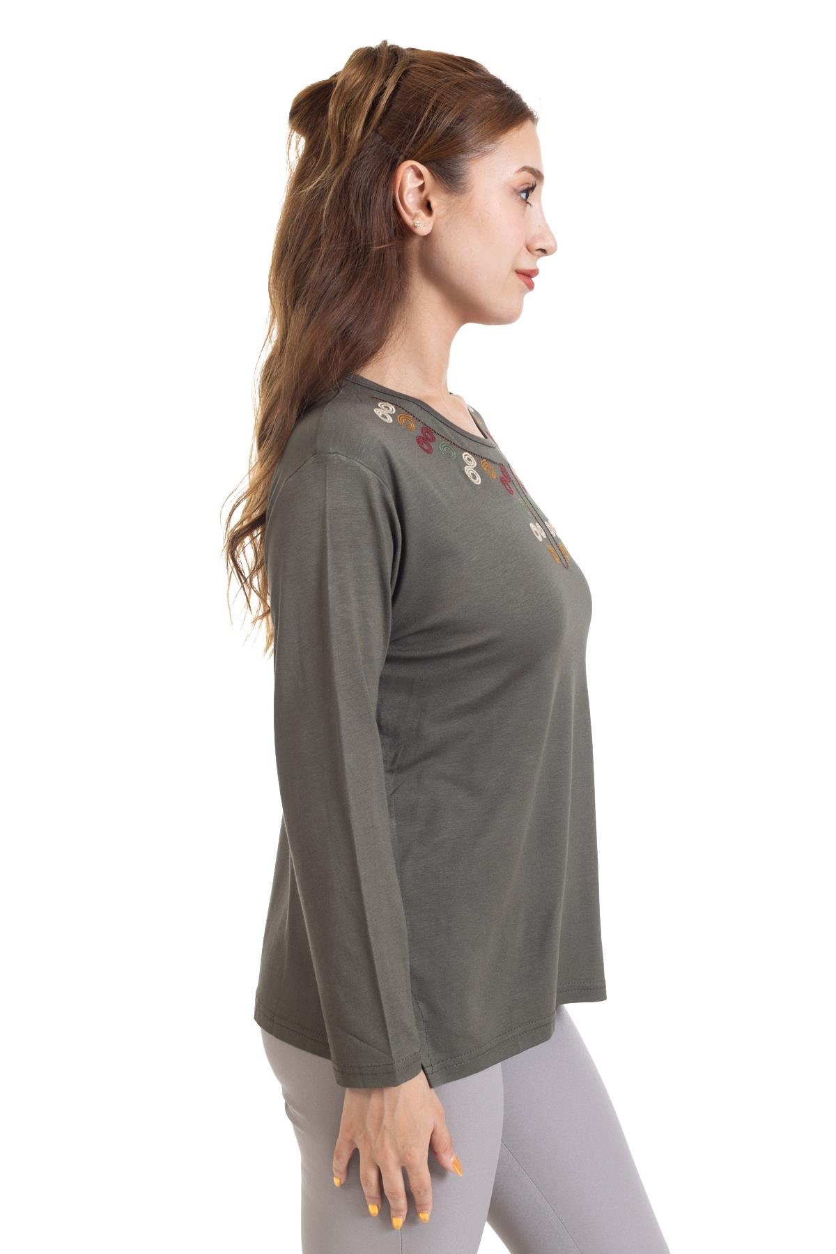 Yeni Sezon Kadın Orta Yaş ve Üzeri Uzun Kollu Nakış İşlemeli Likralı Anne Penye Bluz 6355