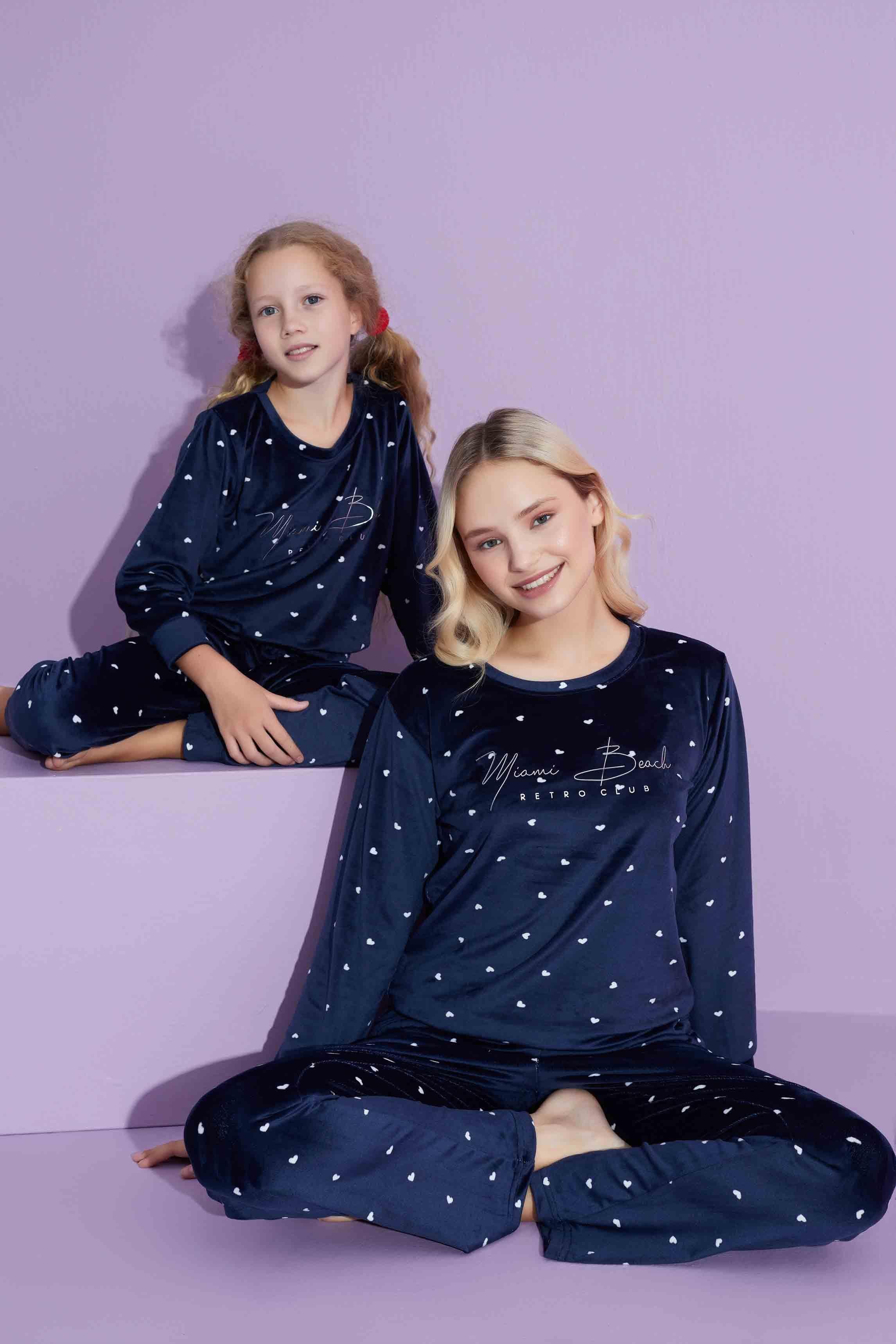 Yeni Sezon Kalp Desenli Trend Model Kadife Anne/Kız Çocuk Pijama Takımı 2776-Lacivert
