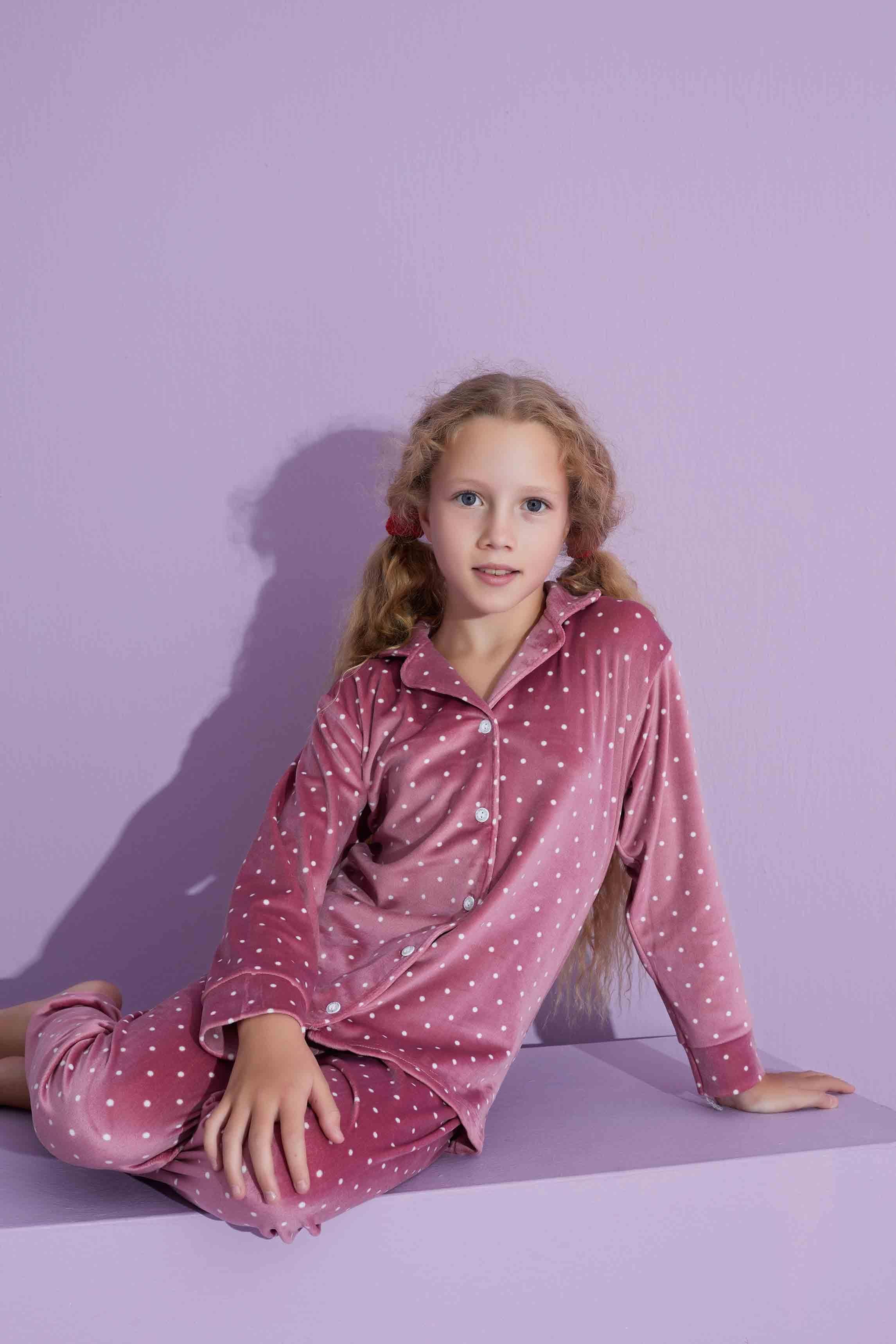 Yeni Sezon Puantiye Desenli Trend Model Kadife Anne/Kız Çocuk Pijama Takımı 2800-Pudra Puantiye