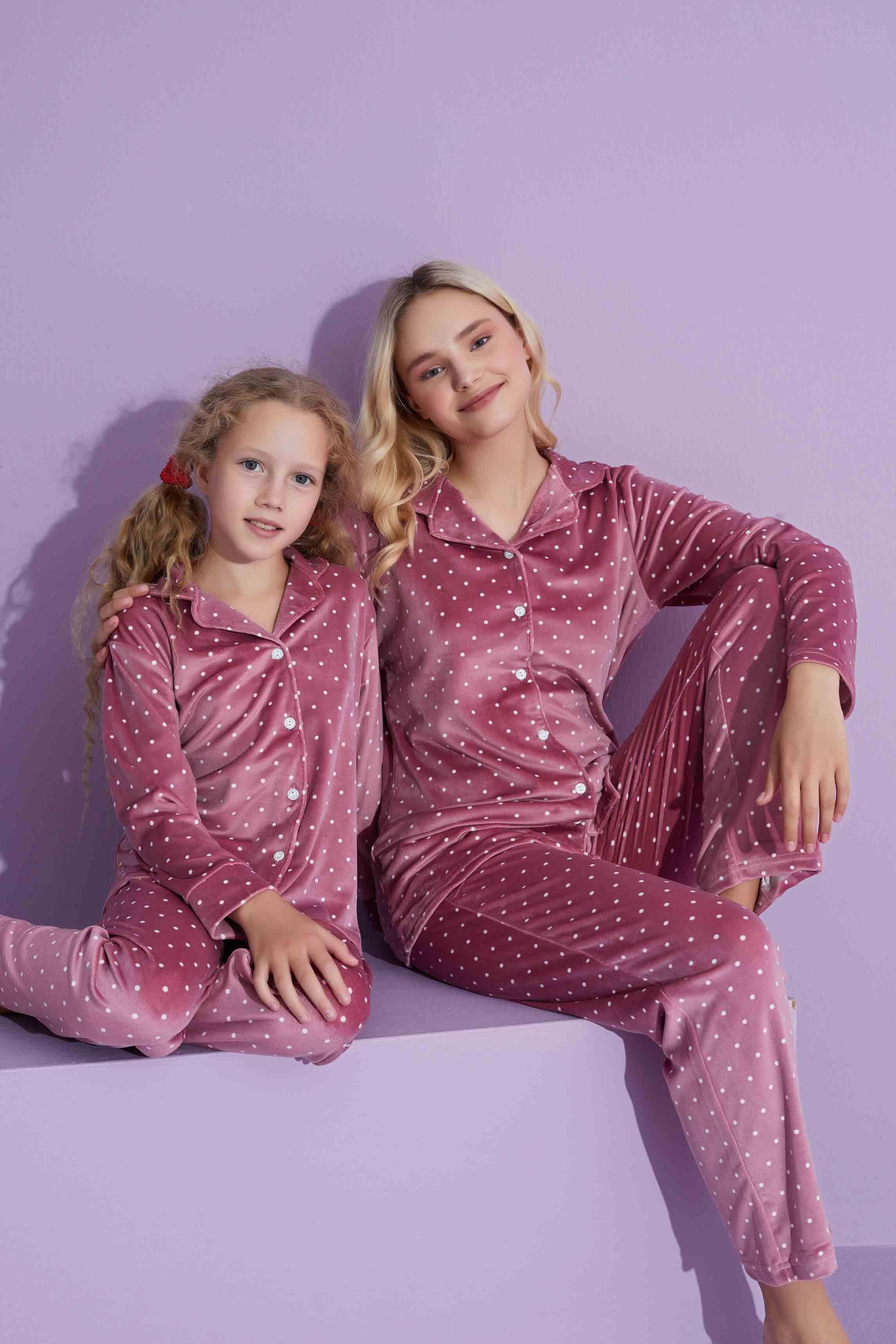 Yeni Sezon Puantiye Desenli Trend Model Kadife Anne/Kız Çocuk Pijama Takımı 2800-Pudra Puantiye