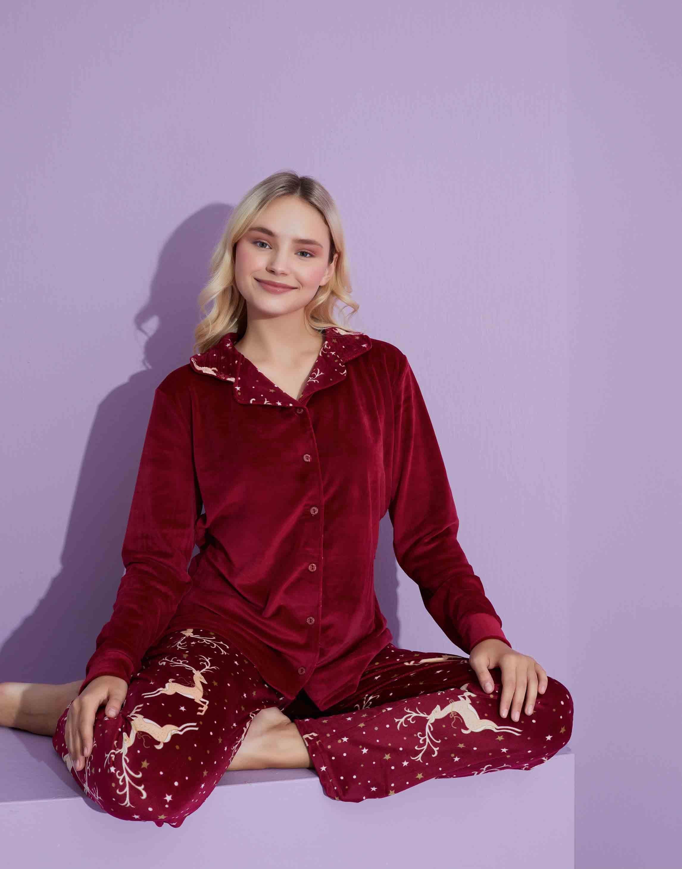 Yeni Sezon Trend Model Boydan Düğmeli Kadife Anne/Kız Çocuk Pijama Takımı 2800-Bordo Geyikli