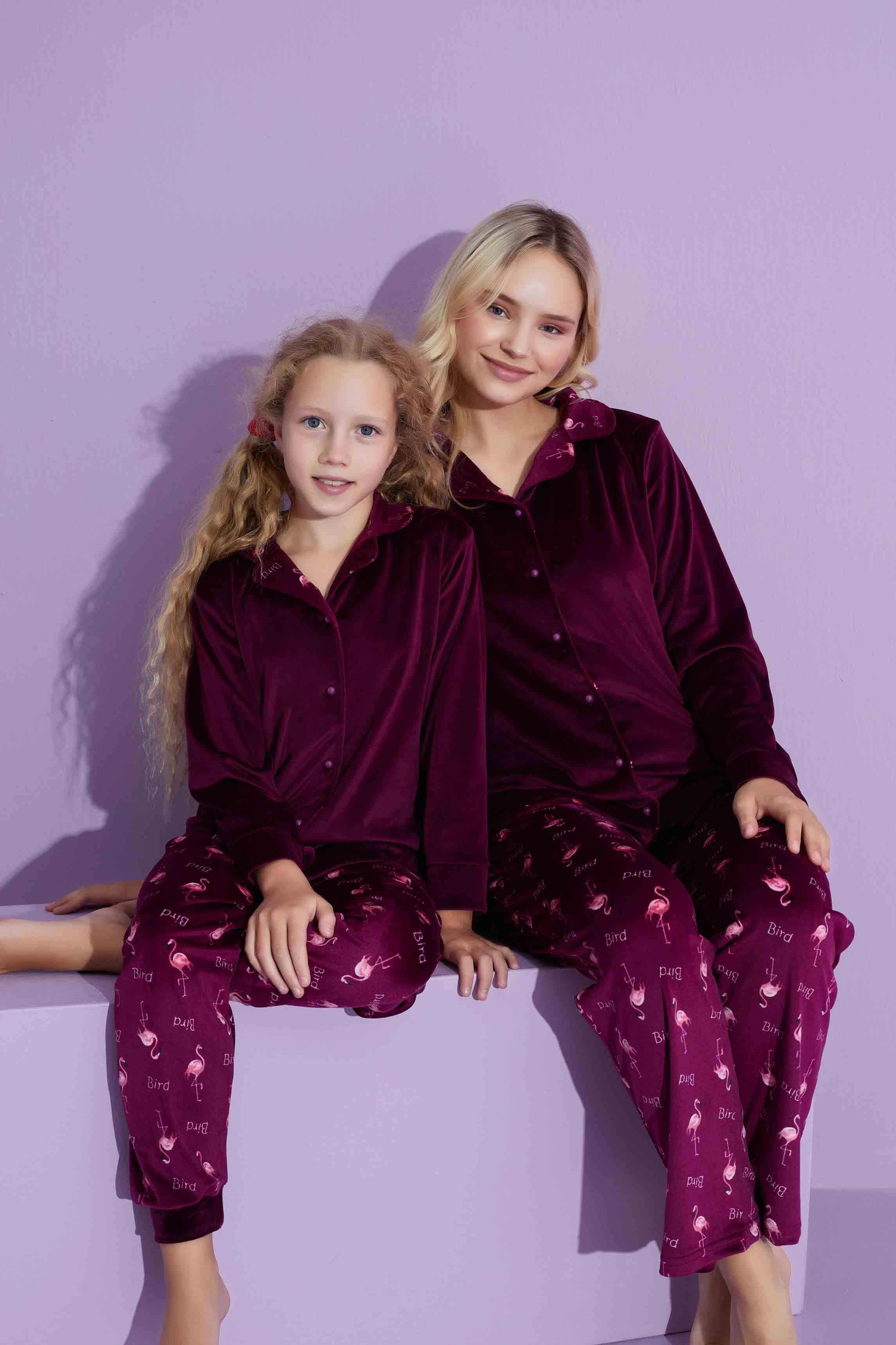 Yeni Sezon Trend Model Boydan Düğmeli Kadife Anne/Kız Çocuk Pijama Takımı 2776-Mürdüm Flamingo