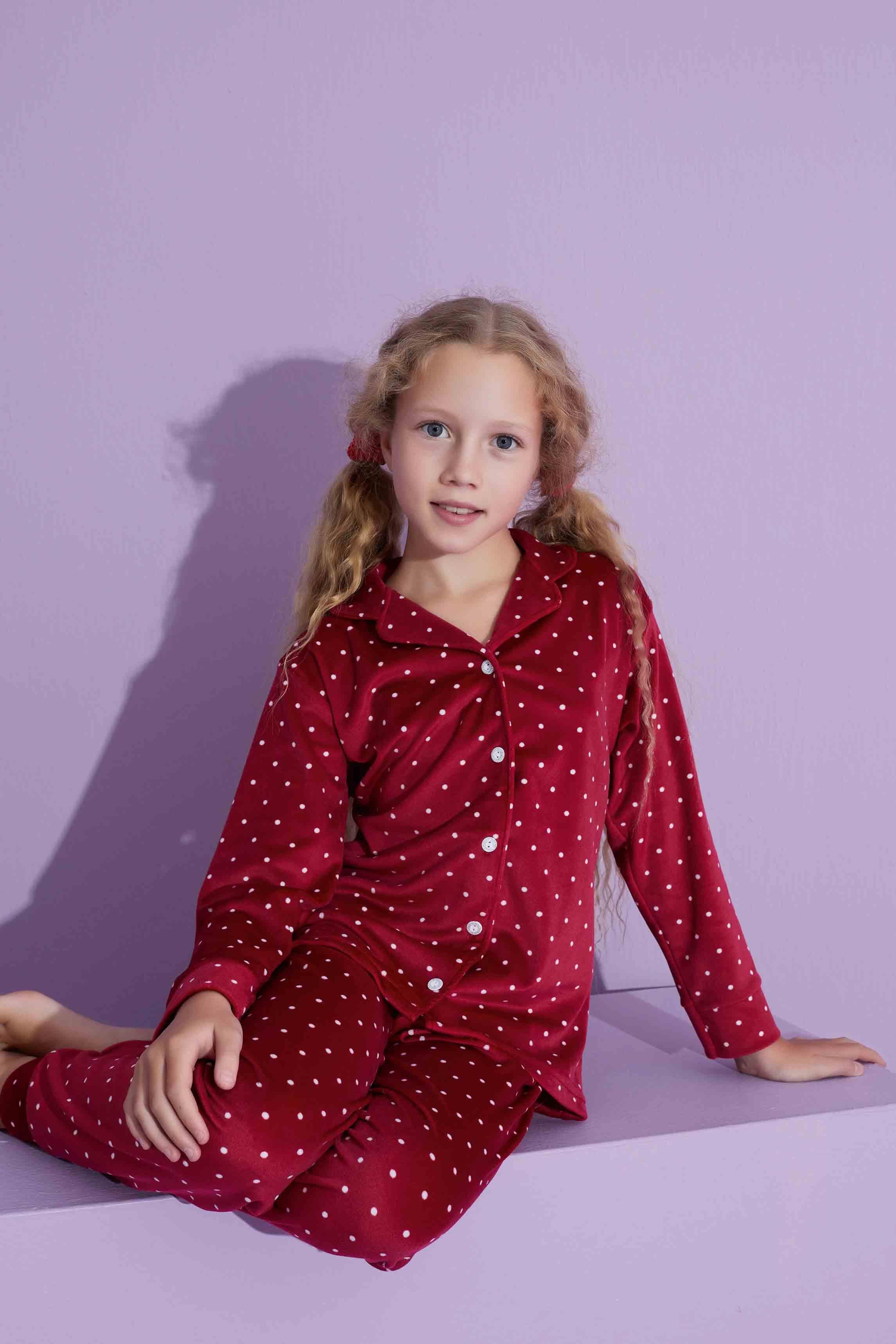 Yeni Sezon Trend Model Boydan Düğmeli Kadife Anne/Kız Çocuk Pijama Takımı 2800-Bordo Puantiyeli