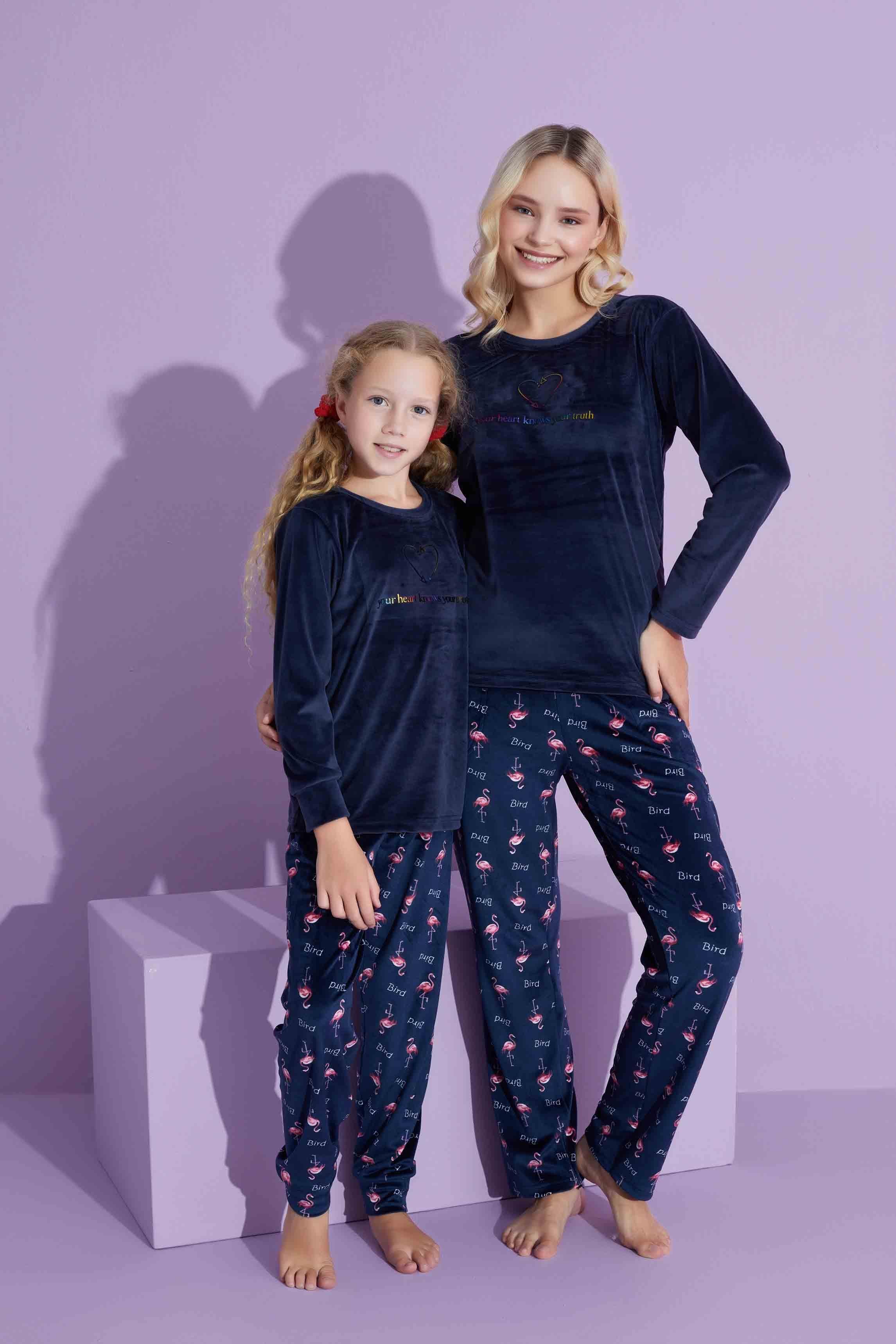 Yeni Sezon Trend Model Kadife Anne/Kız Çocuk Pijama Takımı 2776-Lacivert Flamingo