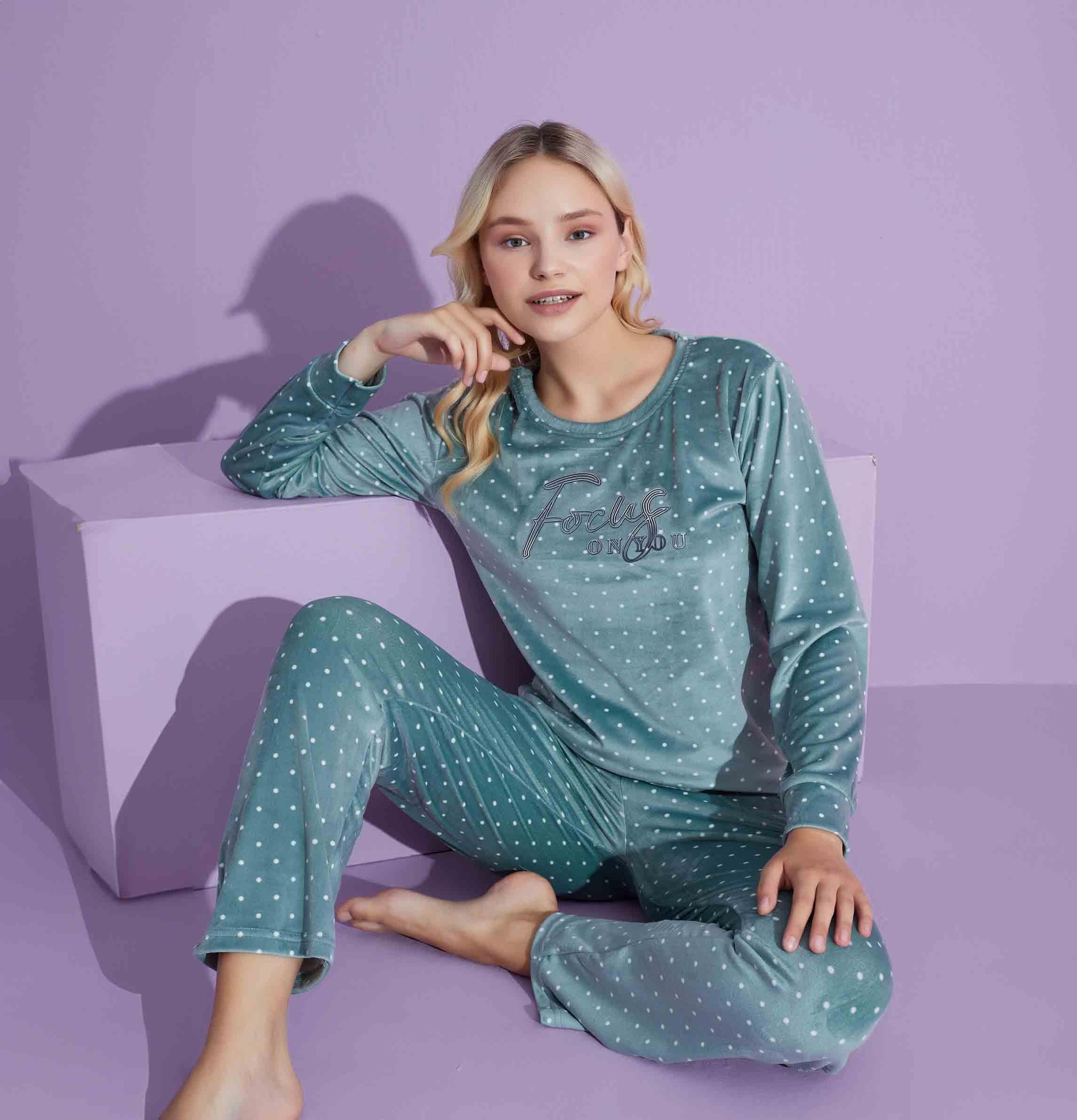 Yeni Sezon Yıldız Desenli Trend Model Kadife Anne/Kız Çocuk Pijama Takımı 2776-Mint Yeşili