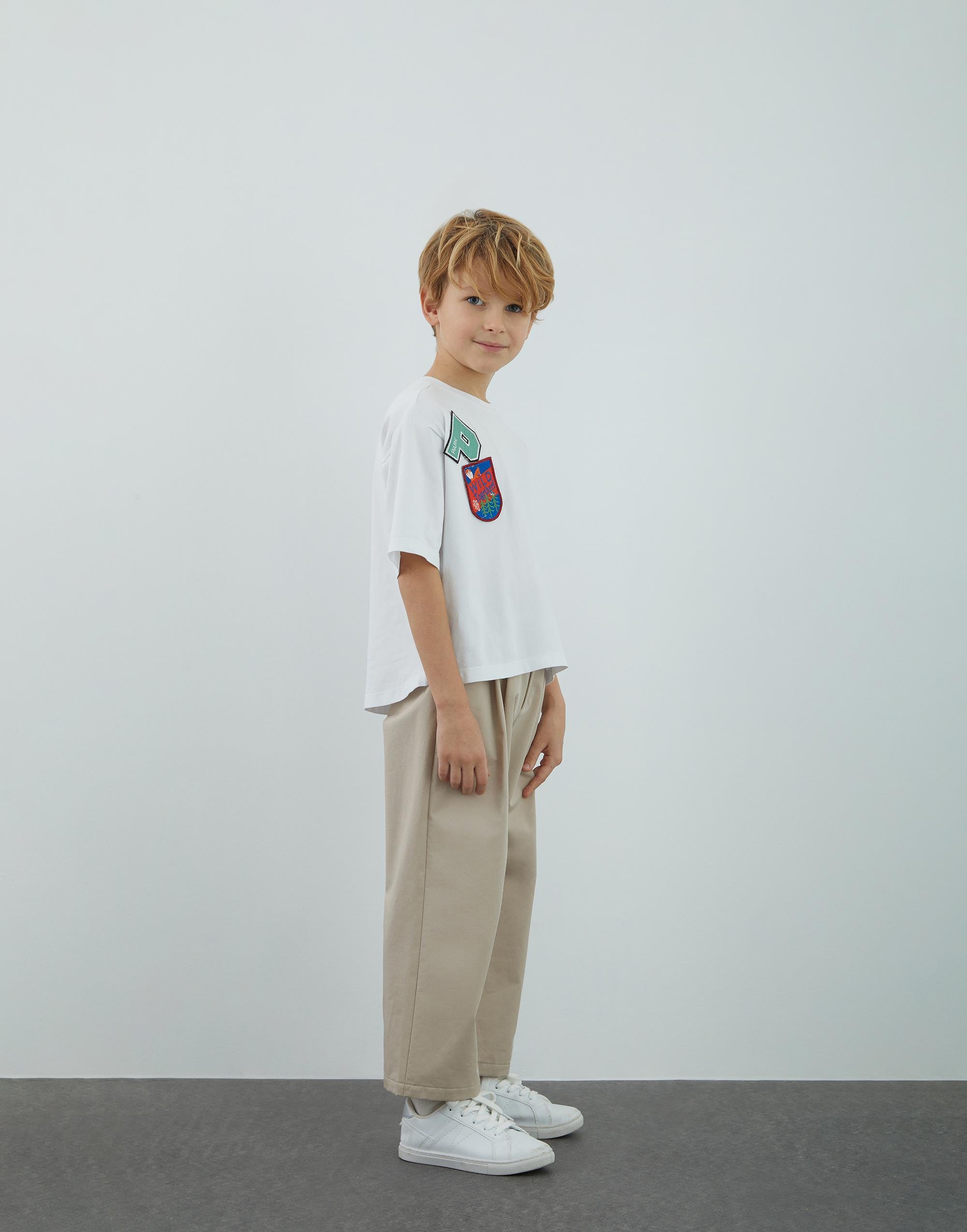 Aplike Detaylı Beyaz T Shirt - junior, designer dresses, bachelorette, party dresses and graduation dresses.