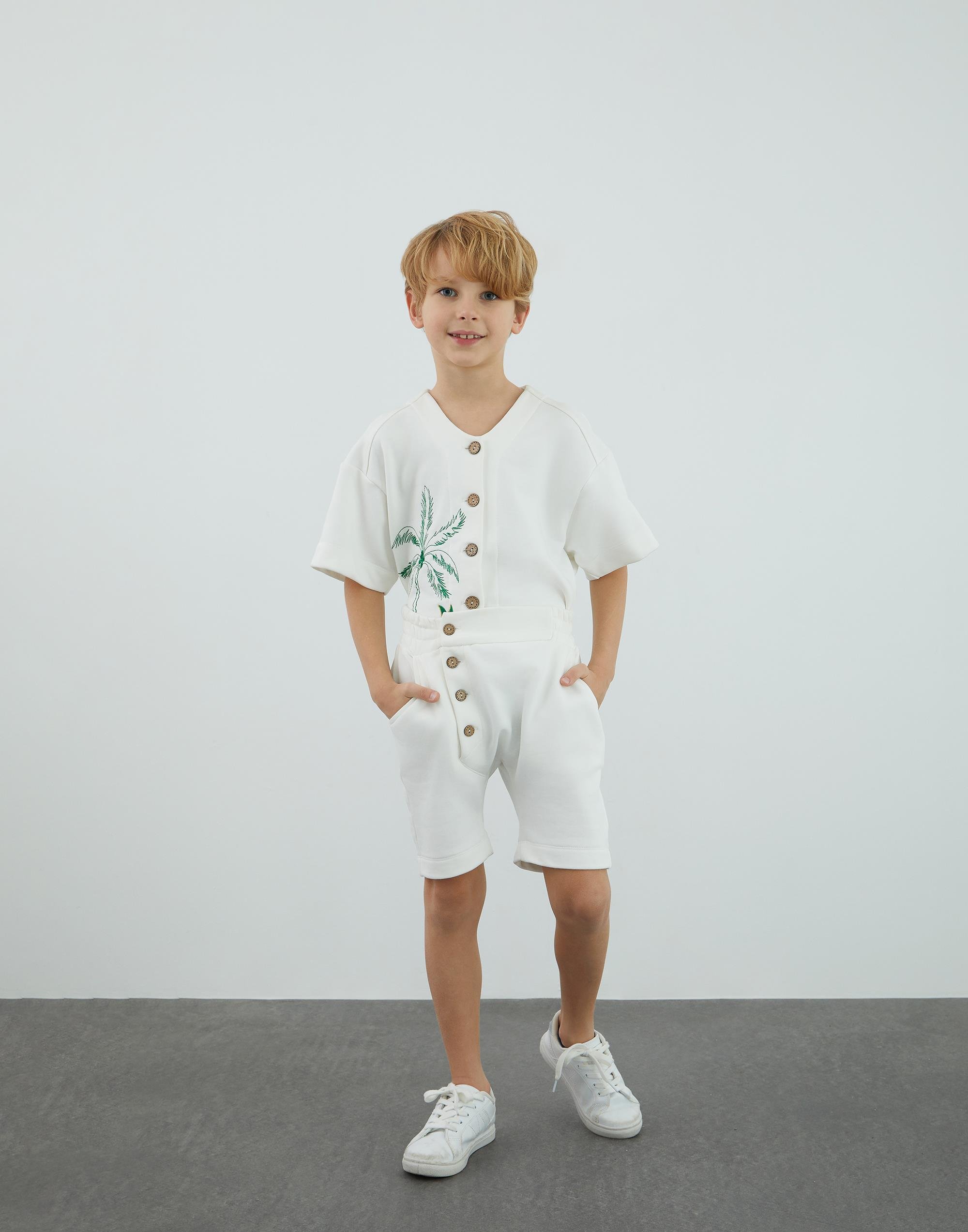 Asimetrik Patlı Ekru Spor Şort - junior, designer dresses, bachelorette, party dresses and graduation dresses.