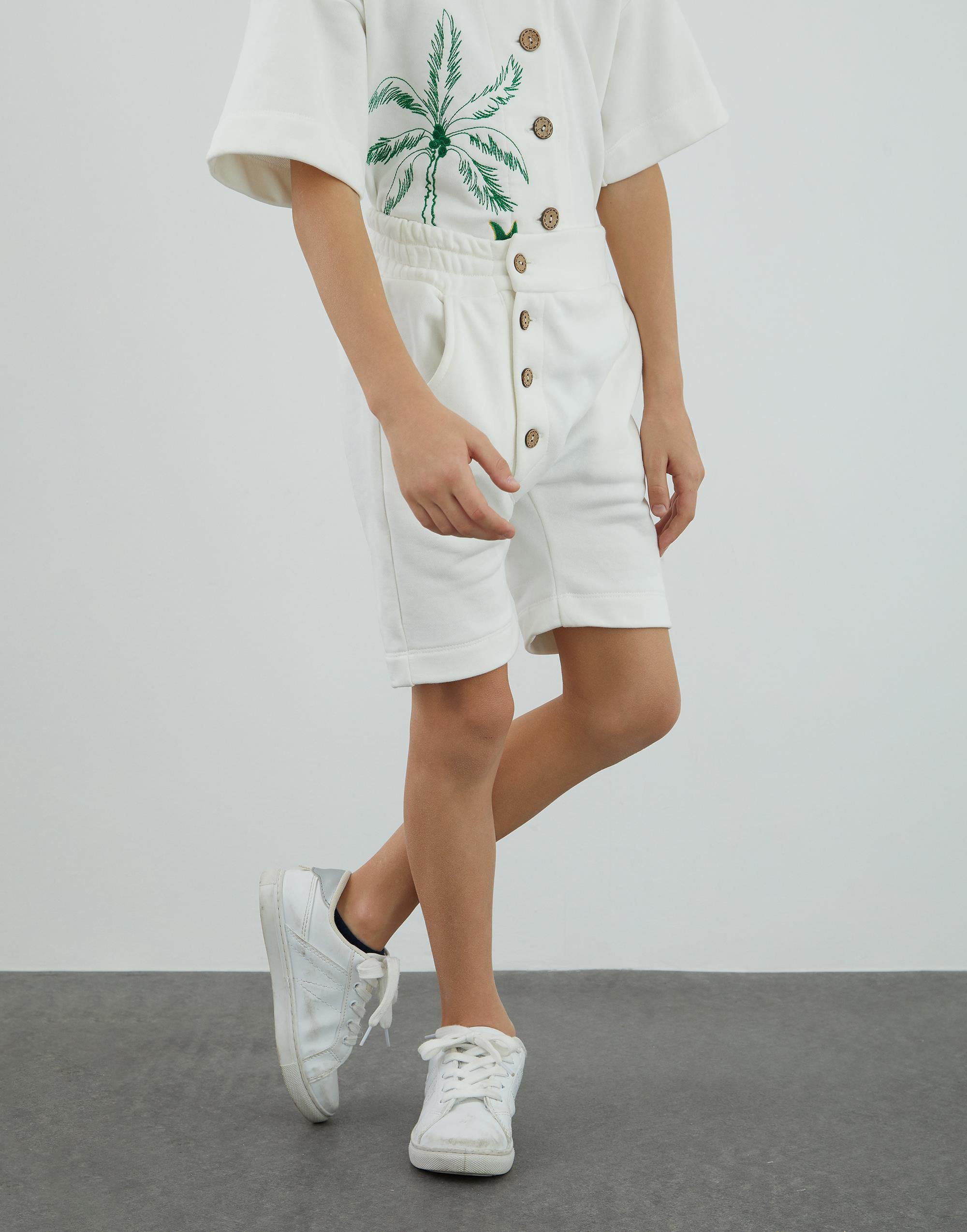 Asimetrik Patlı Ekru Spor Şort - junior, designer dresses, bachelorette, party dresses and graduation dresses.