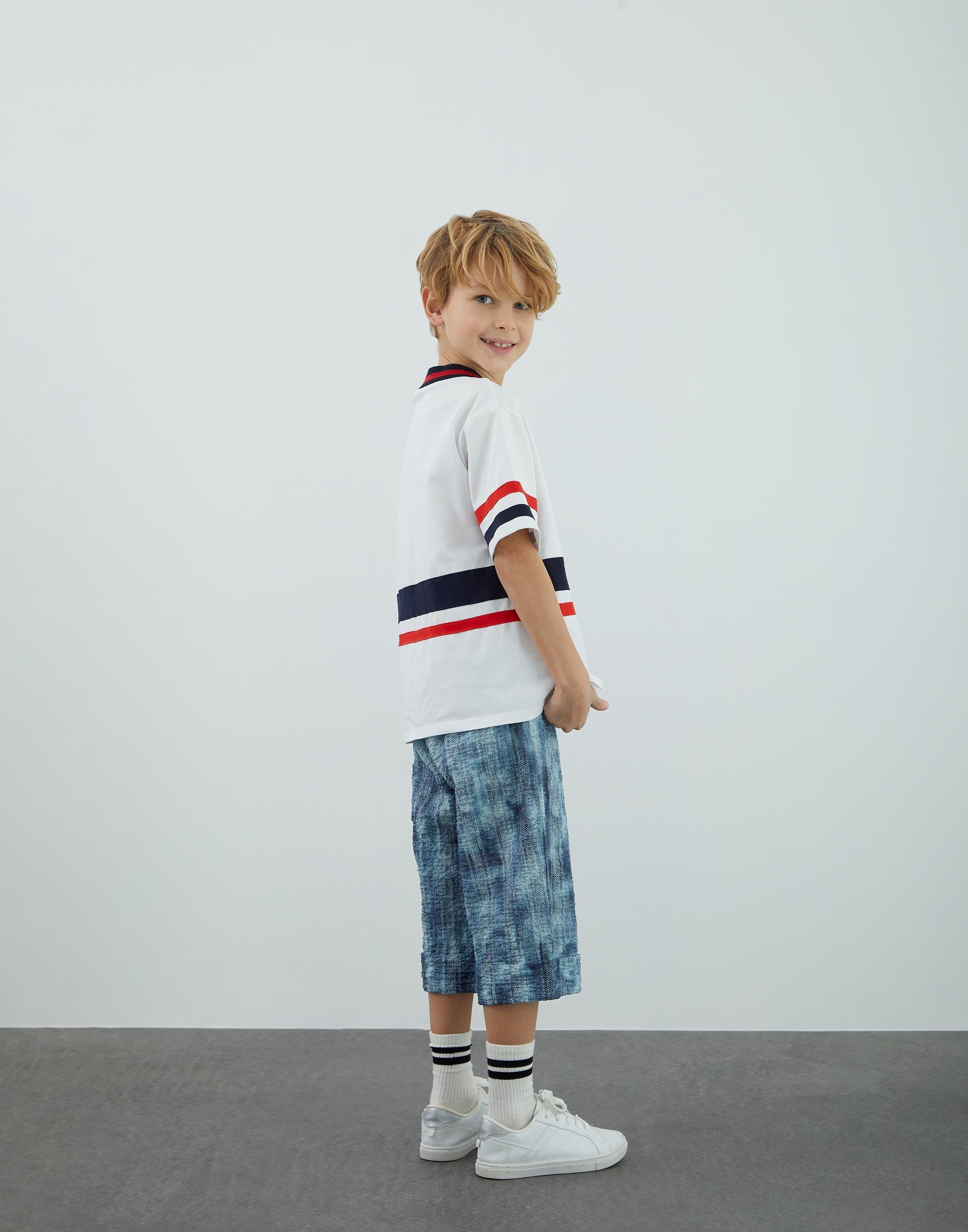 Baskı Ve Kontrast Garni Detalı Triko Yaka Beyaz T Shirt - junior, designer dresses, bachelorette, party dresses and graduation dresses.