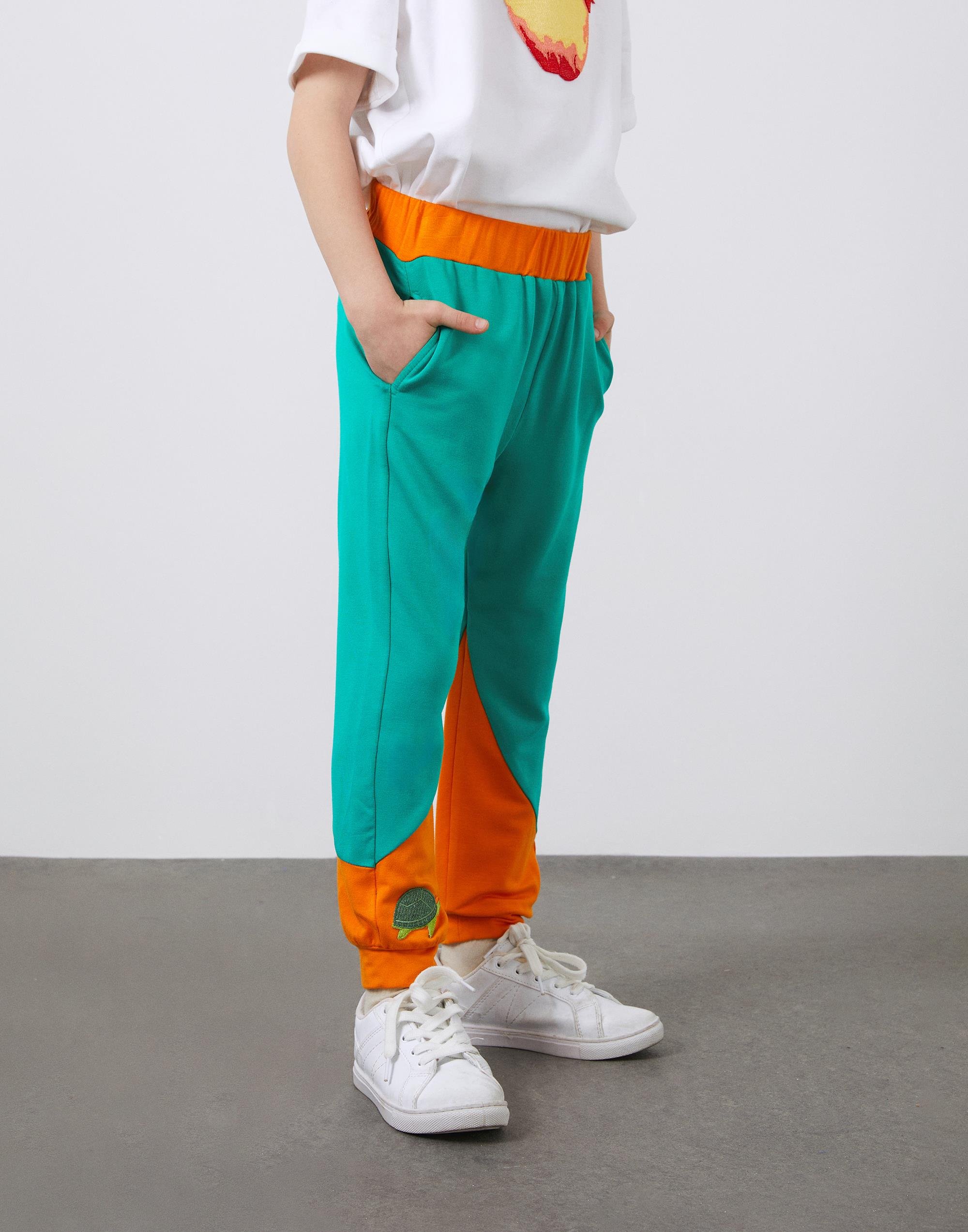 Beli Lastikli Aplike Detaylı Erkek Çocuk Jogger Pantolon - junior, designer dresses, bachelorette, party dresses and graduation dresses.