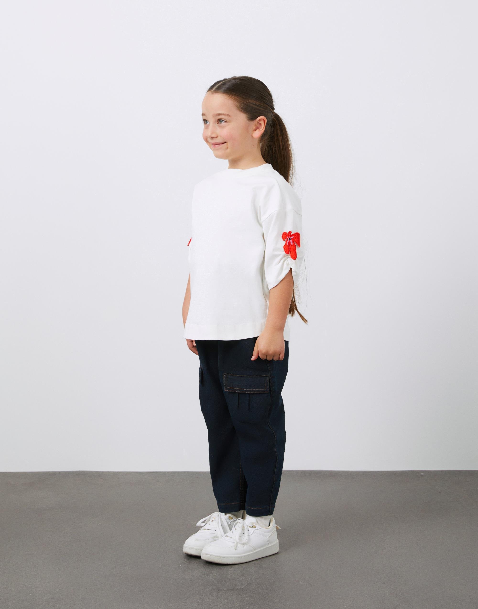 Kolları Büzgü ve Aplike Detaylı Kız Çocuk Tshirt - junior, designer dresses, bachelorette, party dresses and graduation dresses.