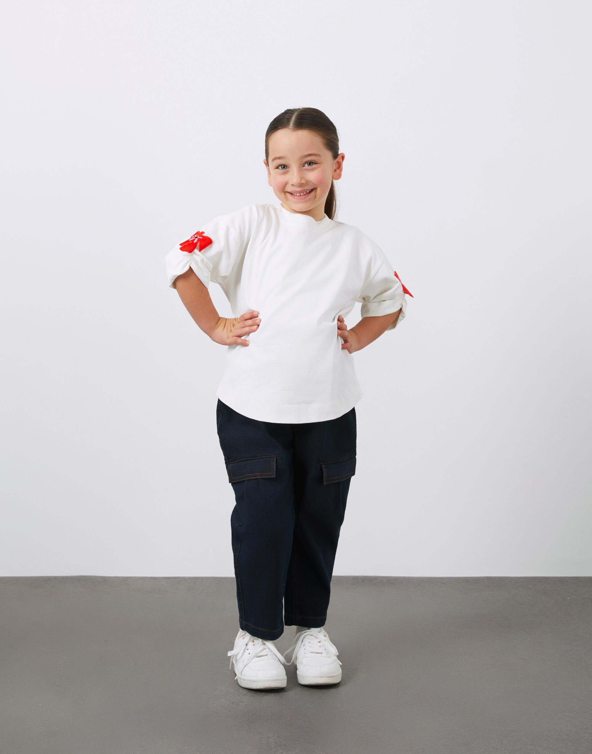 Kolları Büzgü ve Aplike Detaylı Kız Çocuk Tshirt - junior, designer dresses, bachelorette, party dresses and graduation dresses.