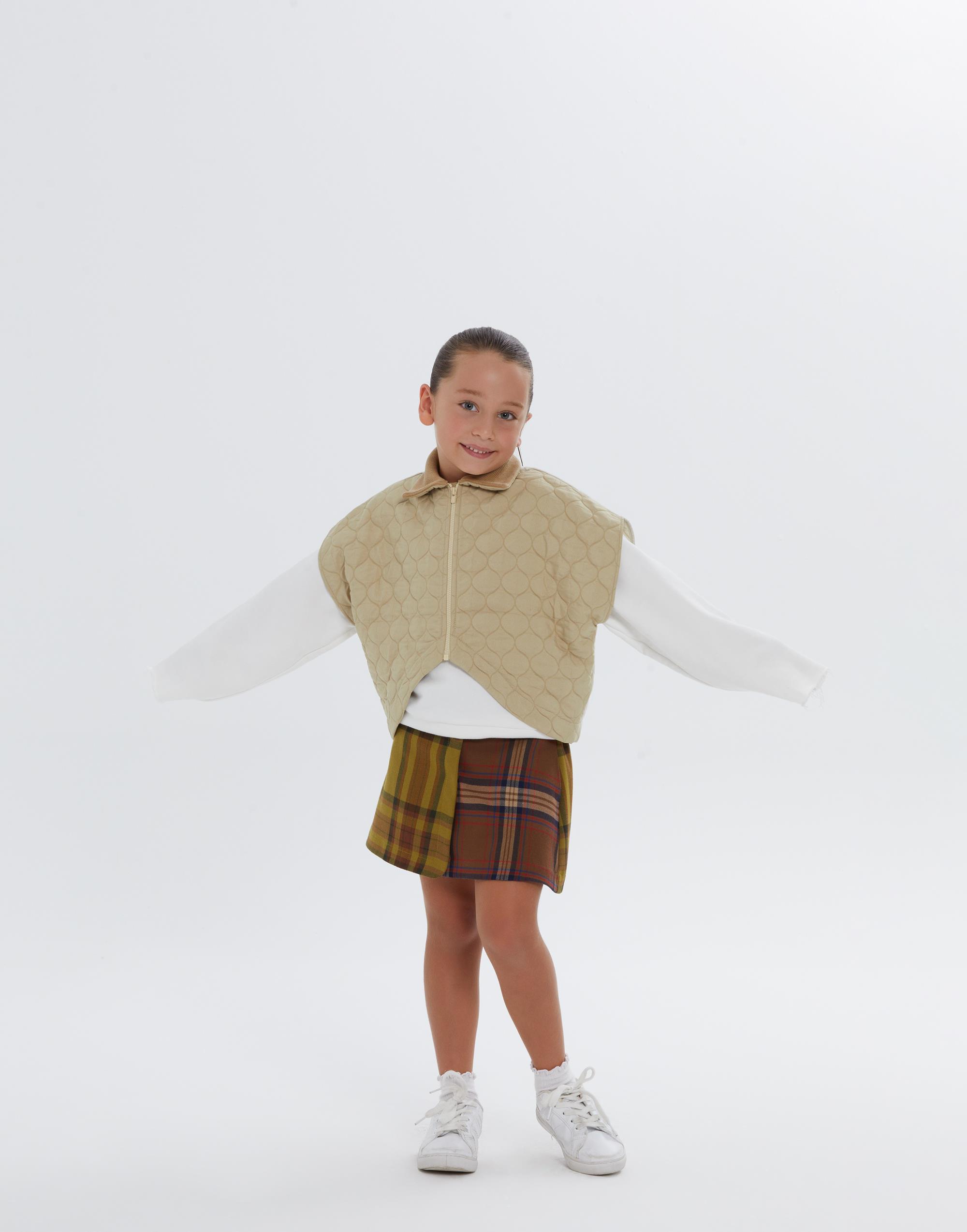 Gömlek Yakalı Kapitone İşlemeli Asimetrik Astarlı Bej Kız Çocuk Yelek - junior, designer dresses, bachelorette, party dresses and graduation dresses.