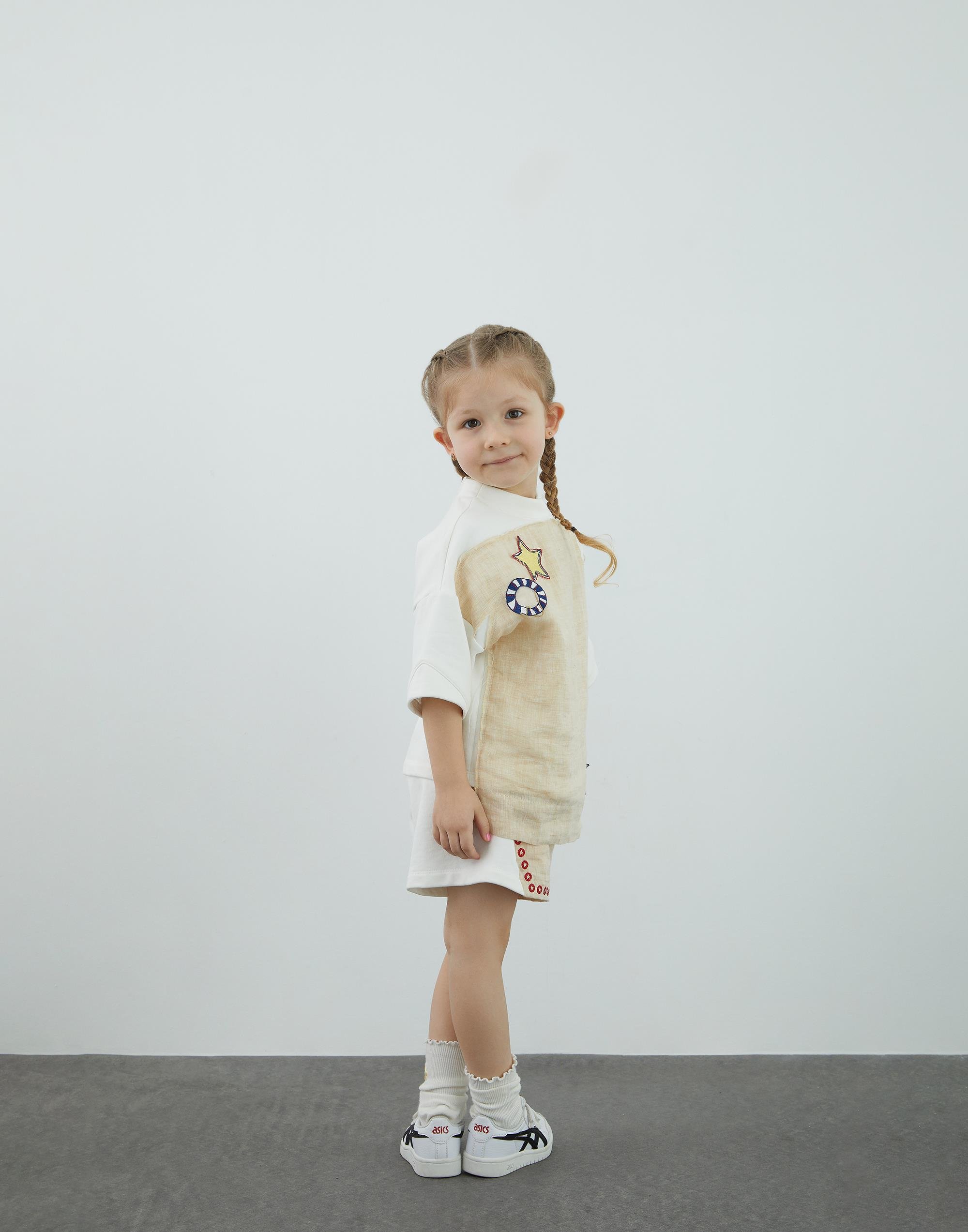 Keten Garni Aplike Detaylı Ekru T Shirt - junior, designer dresses, bachelorette, party dresses and graduation dresses.