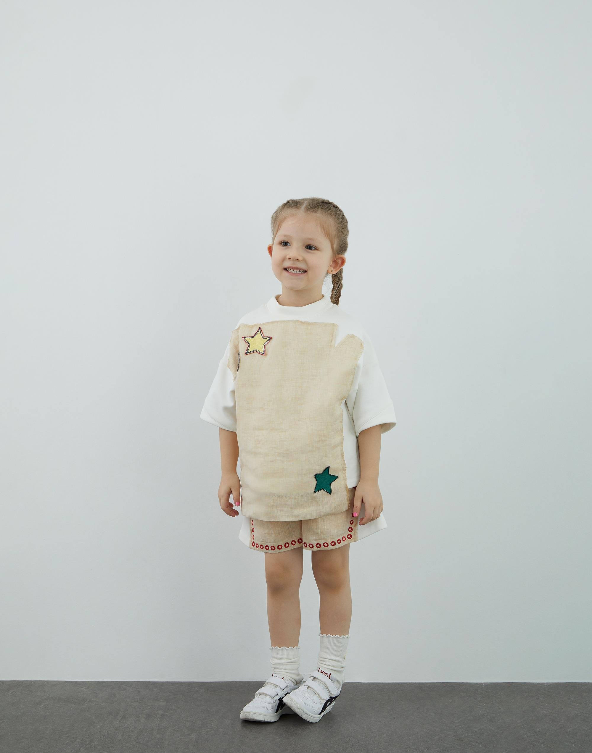 Keten Garni Aplike Detaylı Ekru T Shirt - junior, designer dresses, bachelorette, party dresses and graduation dresses.