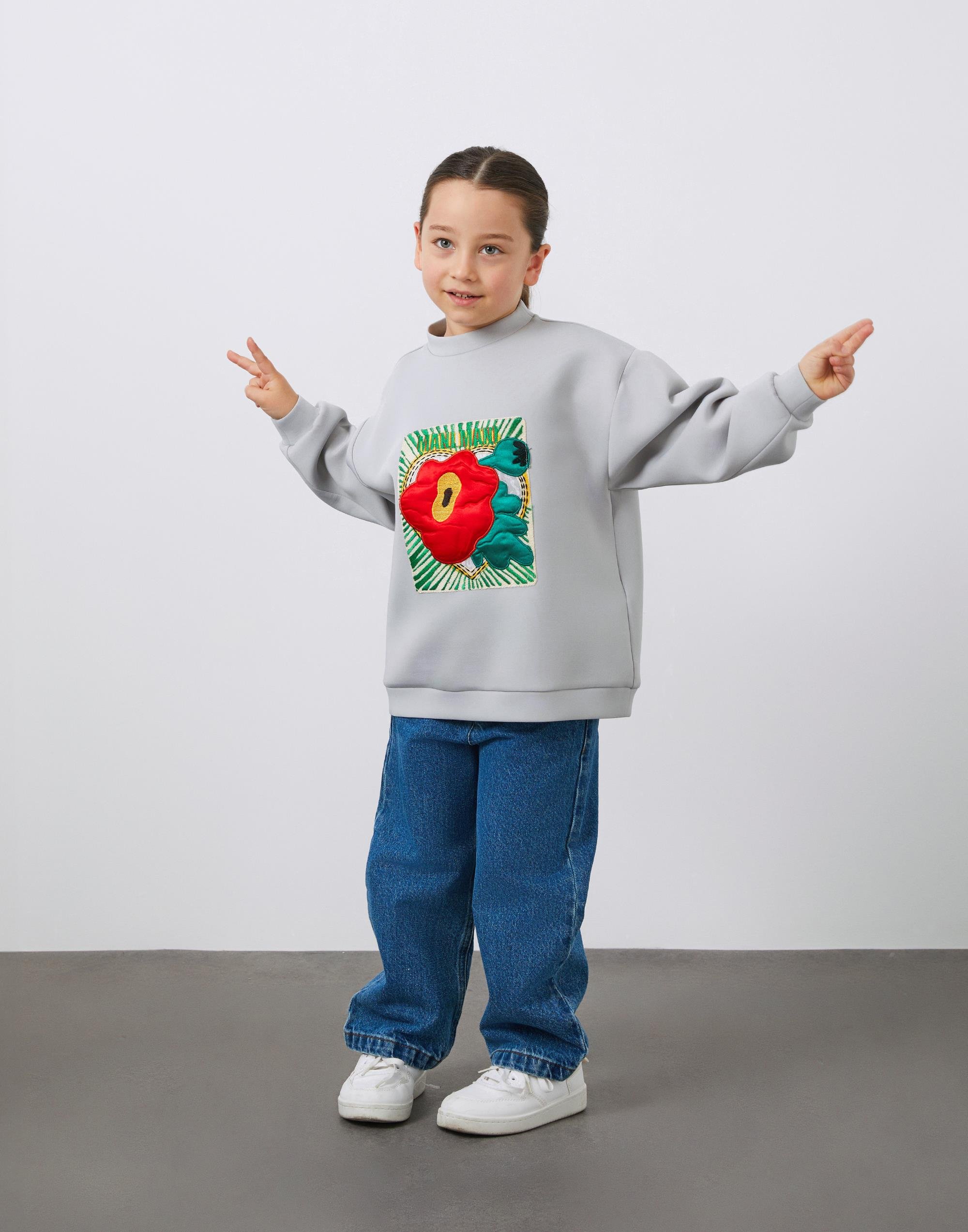 Nakış Detaylı Oversize Mavi Kız Çocuk Sweatshirt - junior, designer dresses, bachelorette, party dresses and graduation dresses.