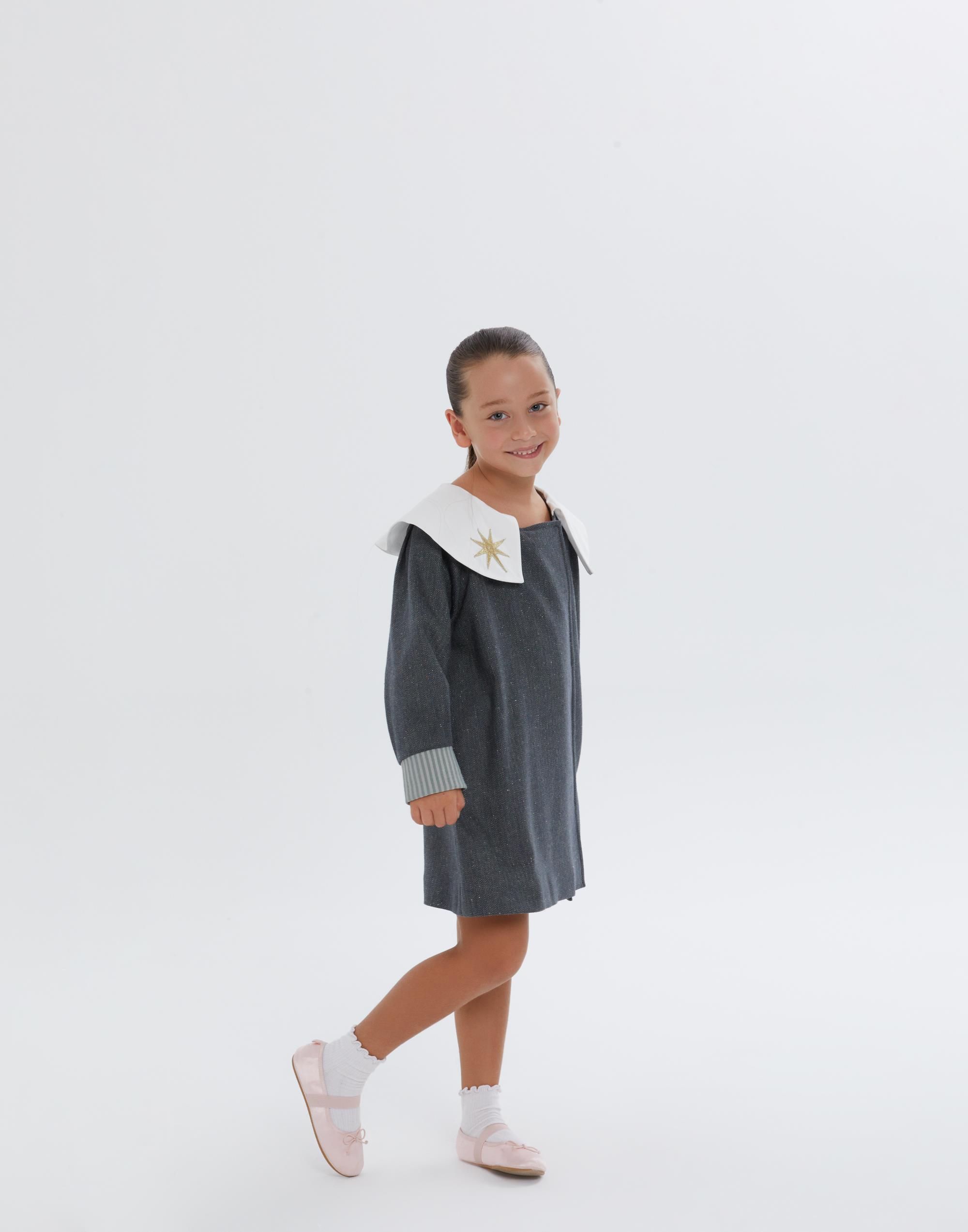 Önlük Yakalı Yakası Aplike Nakışlı Diz Üstü Astarlı Gri Elbise - junior, designer dresses, bachelorette, party dresses and graduation dresses.