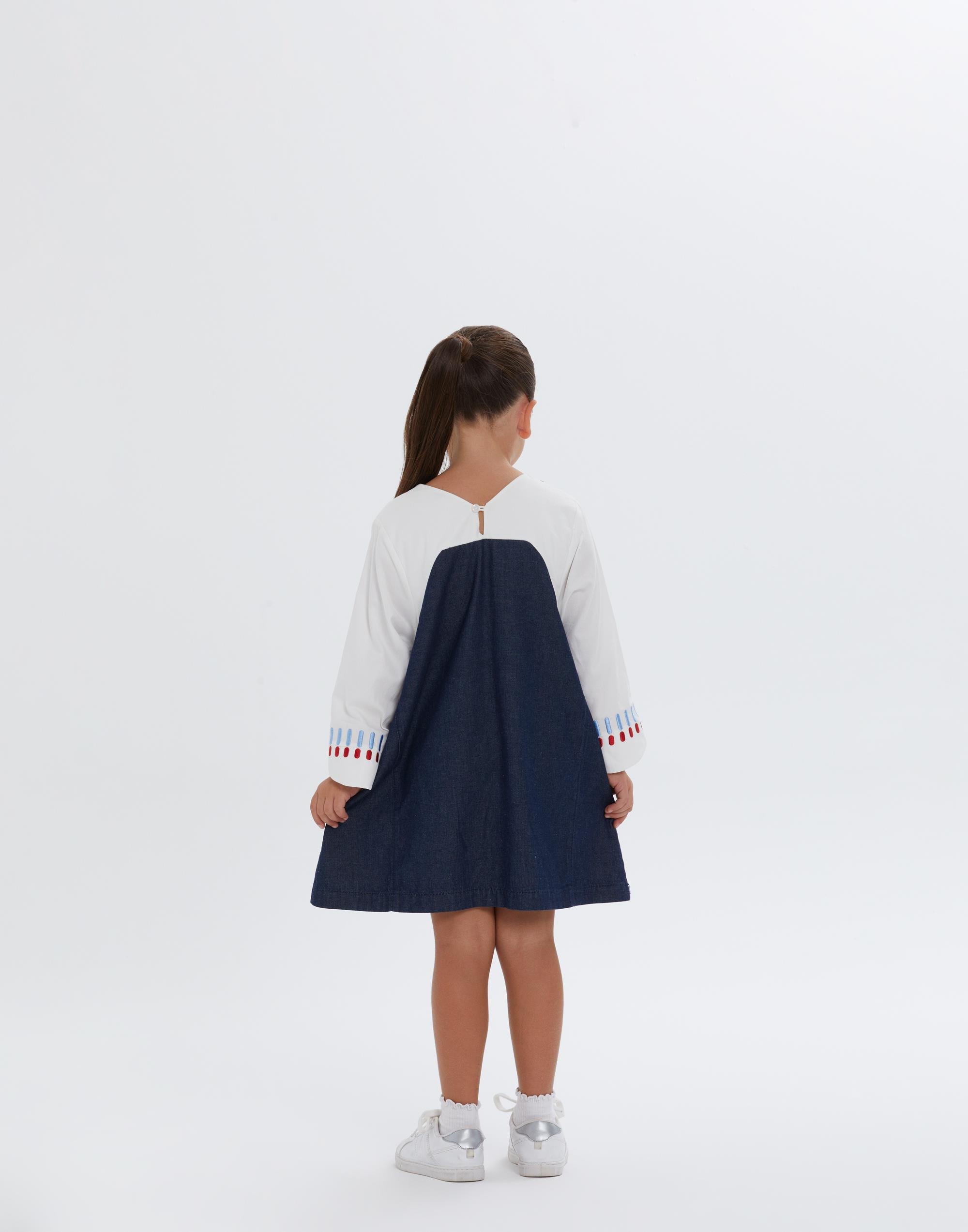 V Yakalı Yaka Ve Manşetler Nakışlı Cepli Astarsız Kız Çocuk Elbise - junior, designer dresses, bachelorette, party dresses and graduation dresses.