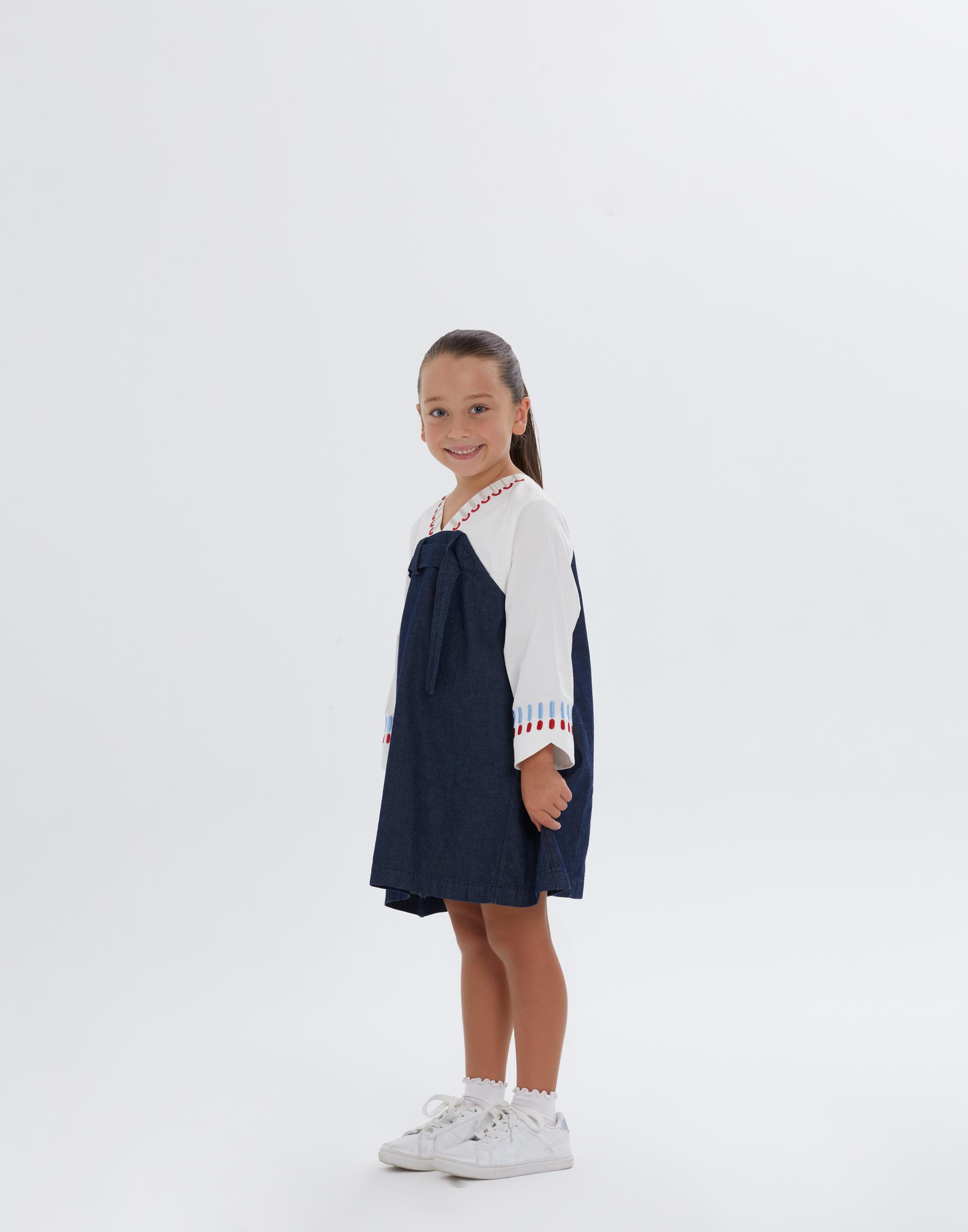 V Yakalı Yaka Ve Manşetler Nakışlı Cepli Astarsız Kız Çocuk Elbise - junior, designer dresses, bachelorette, party dresses and graduation dresses.