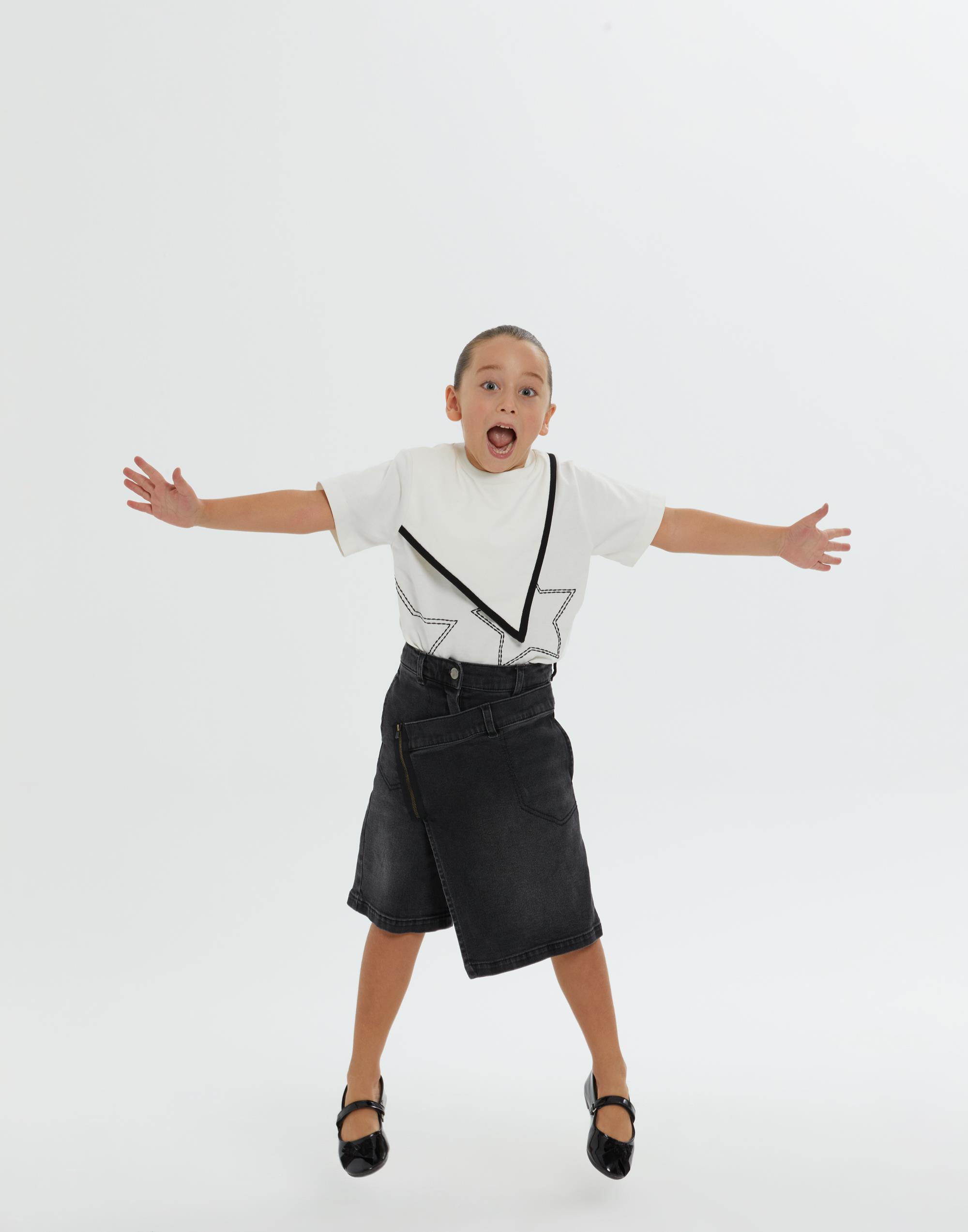 Yanları Cepli Ön Beden Asimetrik Siyah Kız Çocuk Denim Şort - junior, designer dresses, bachelorette, party dresses and graduation dresses.