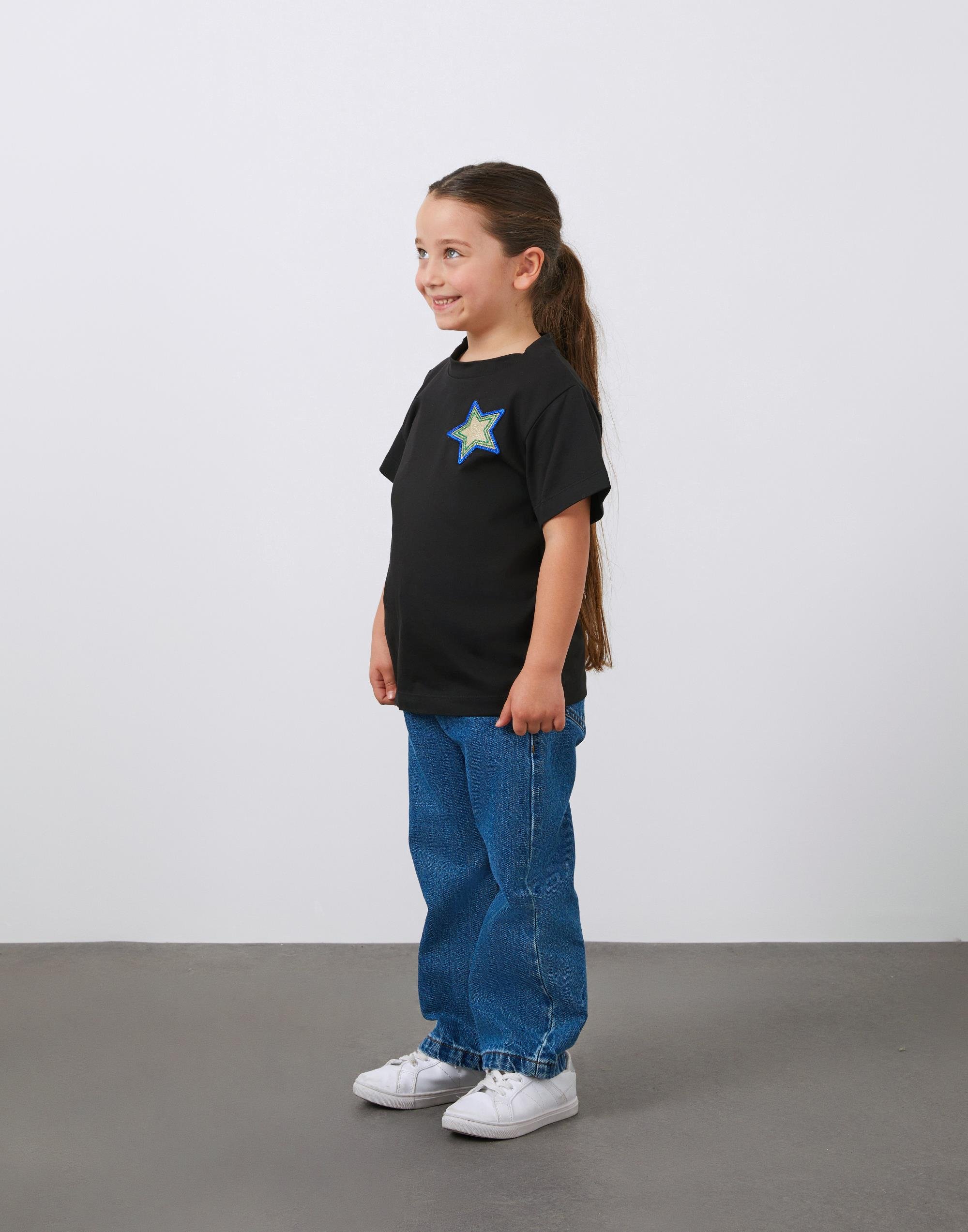 Yuvarlak Yaka Yıldız Aplike Detaylı Siyah Kız Çocuk Tişört - junior, designer dresses, bachelorette, party dresses and graduation dresses.