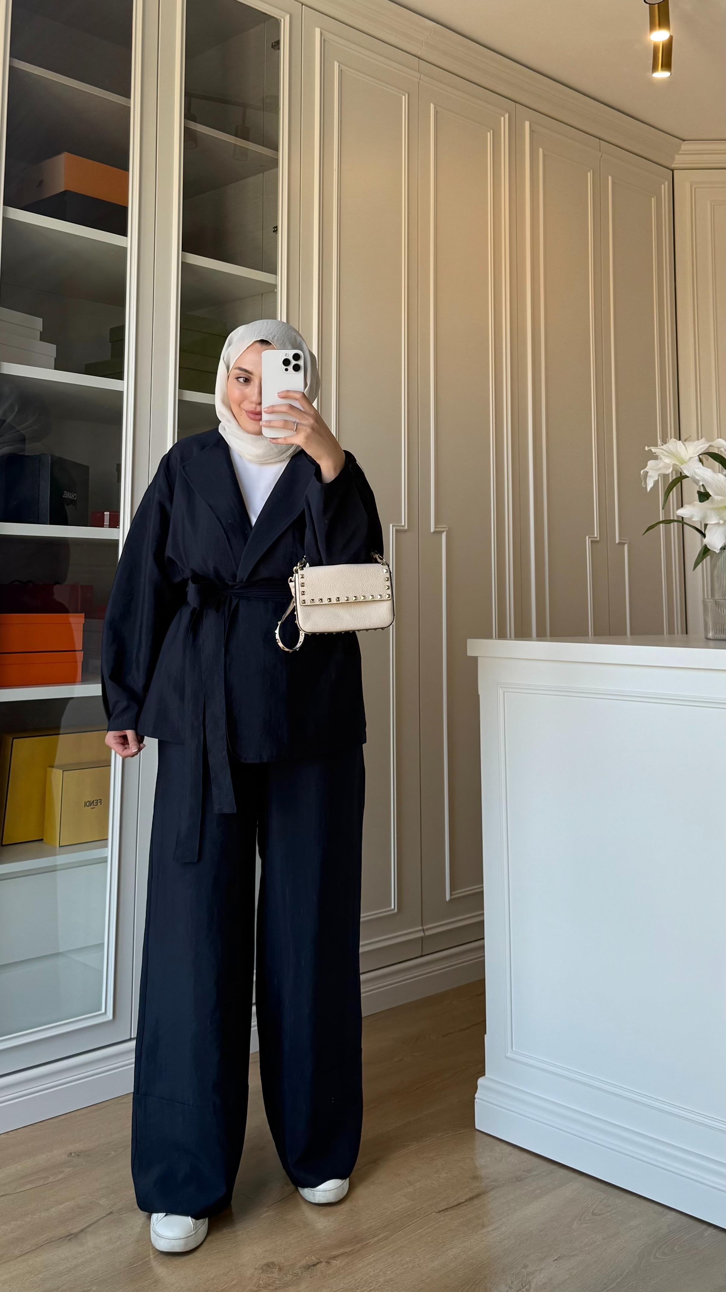 Bettina Takım Lacivert