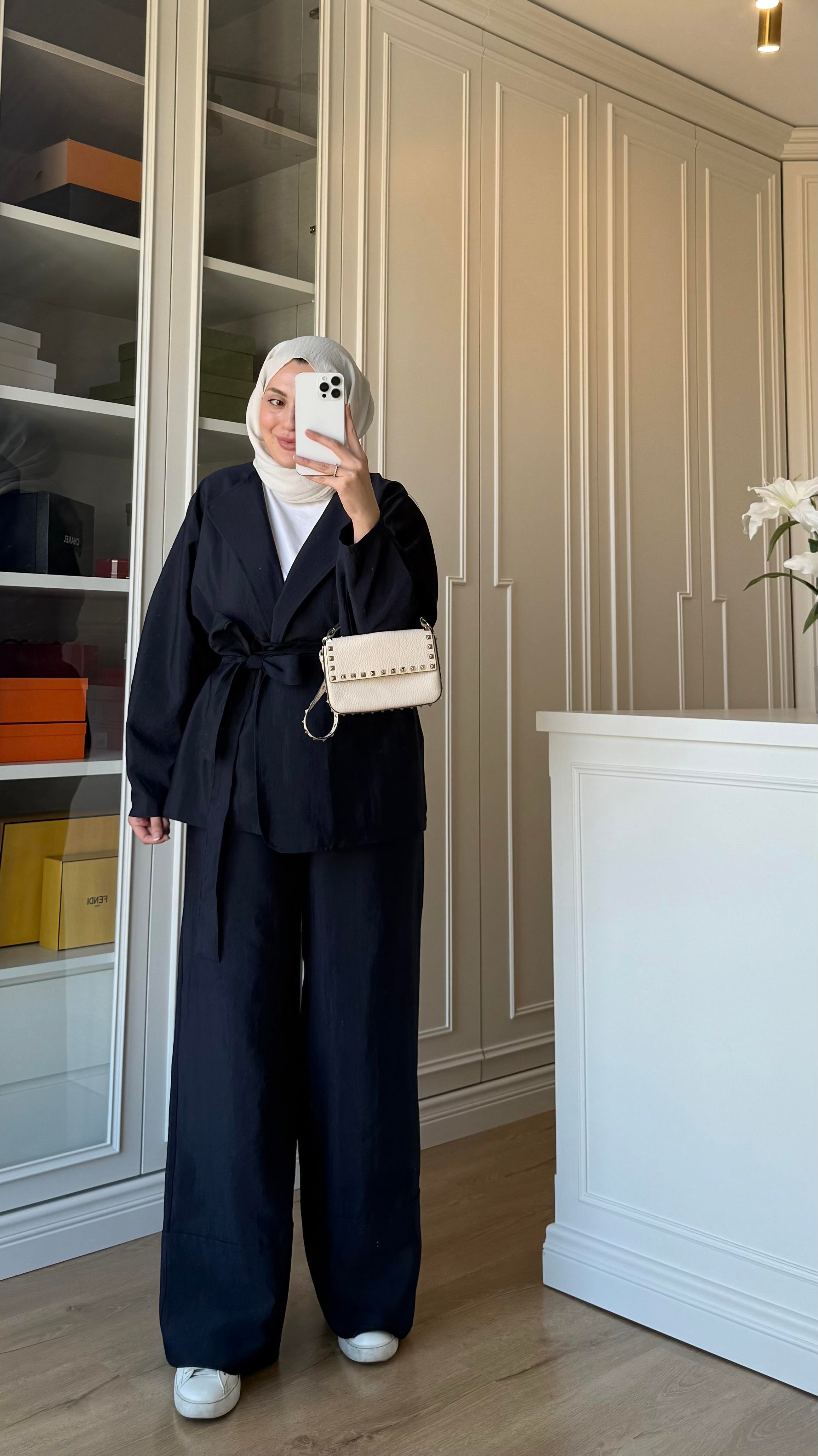 Bettina Takım Lacivert