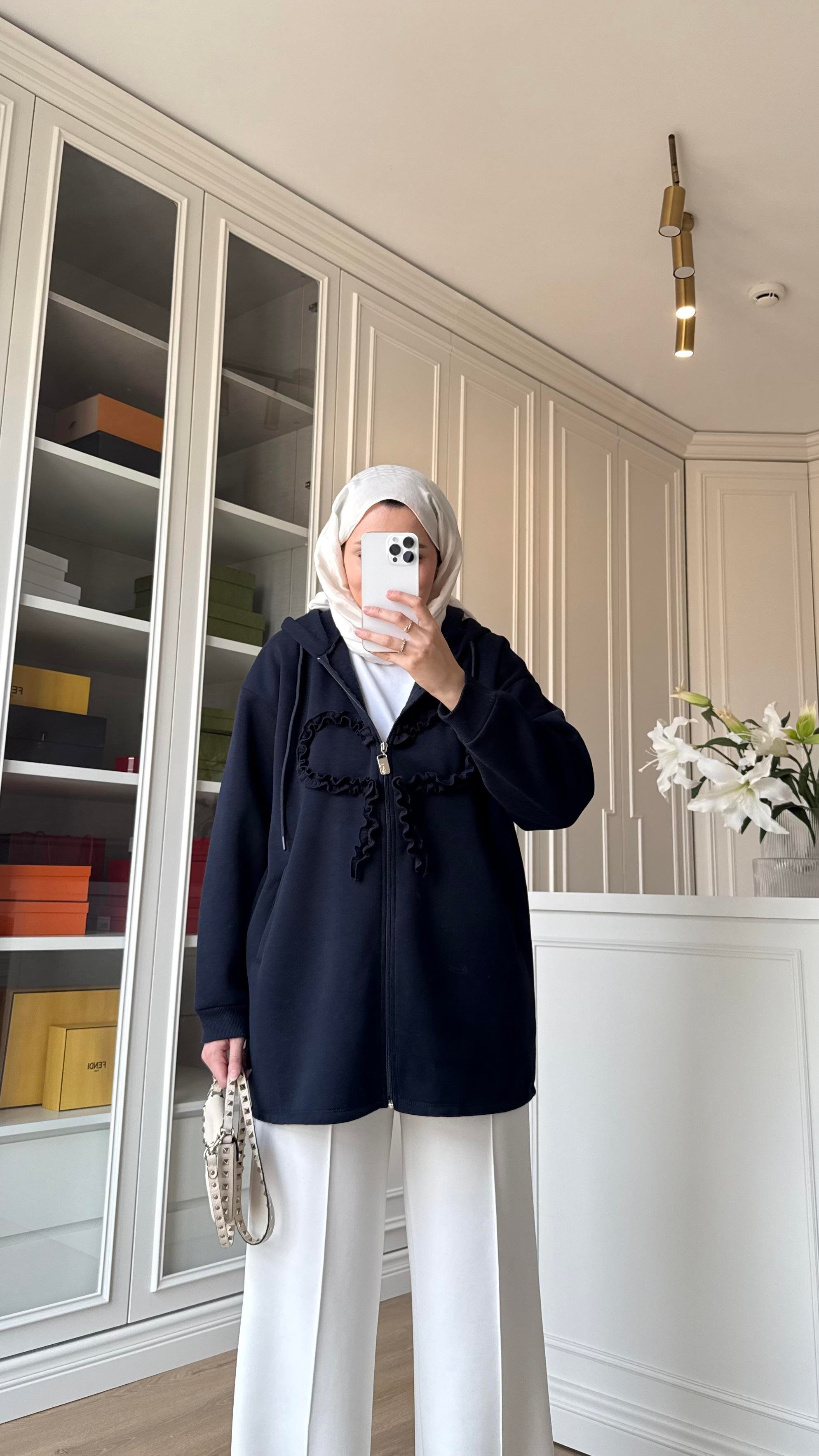 Fiyonk Detaylı Hırka Lacivert