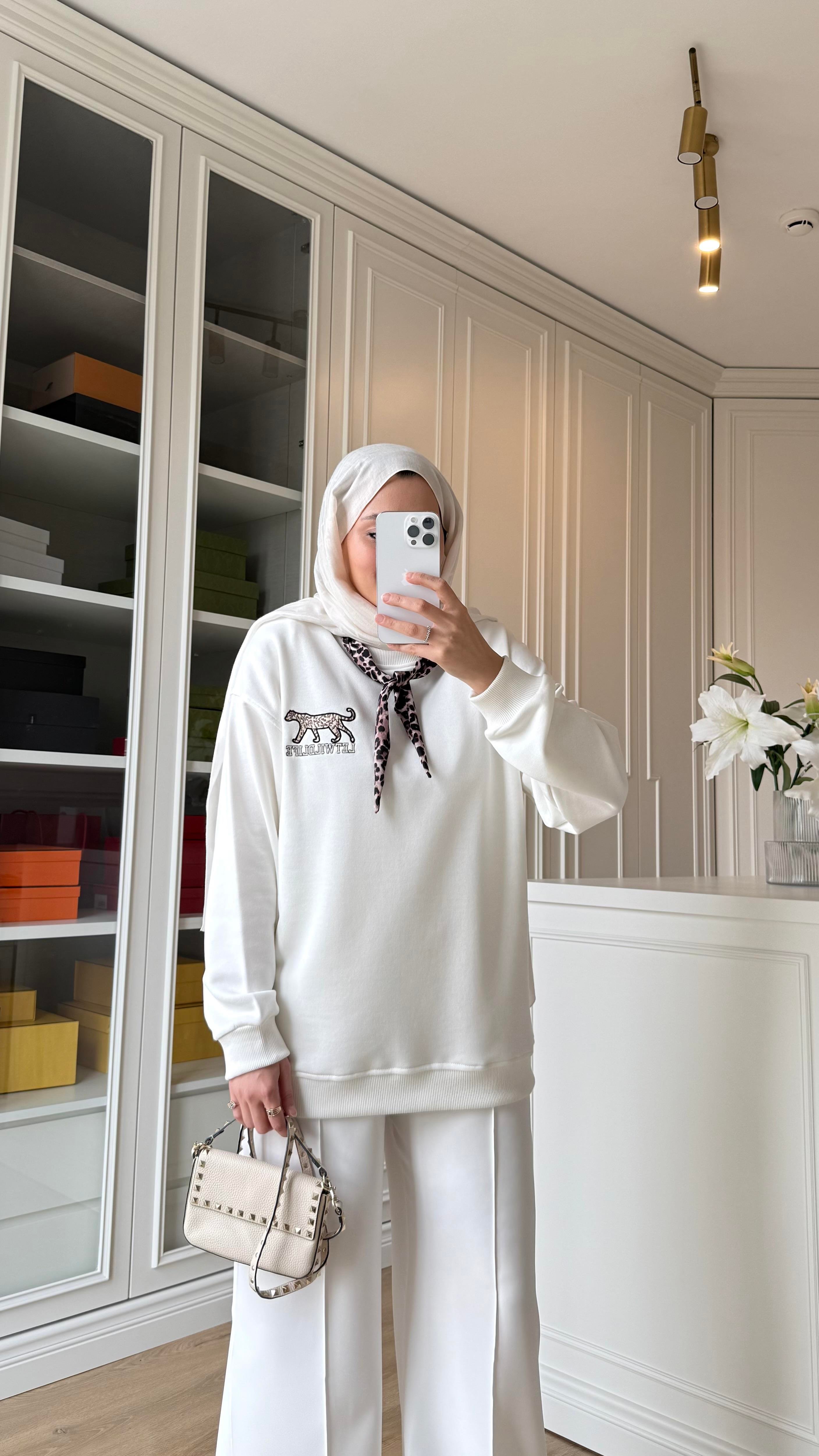 Fularlı Sweatshirt Beyaz