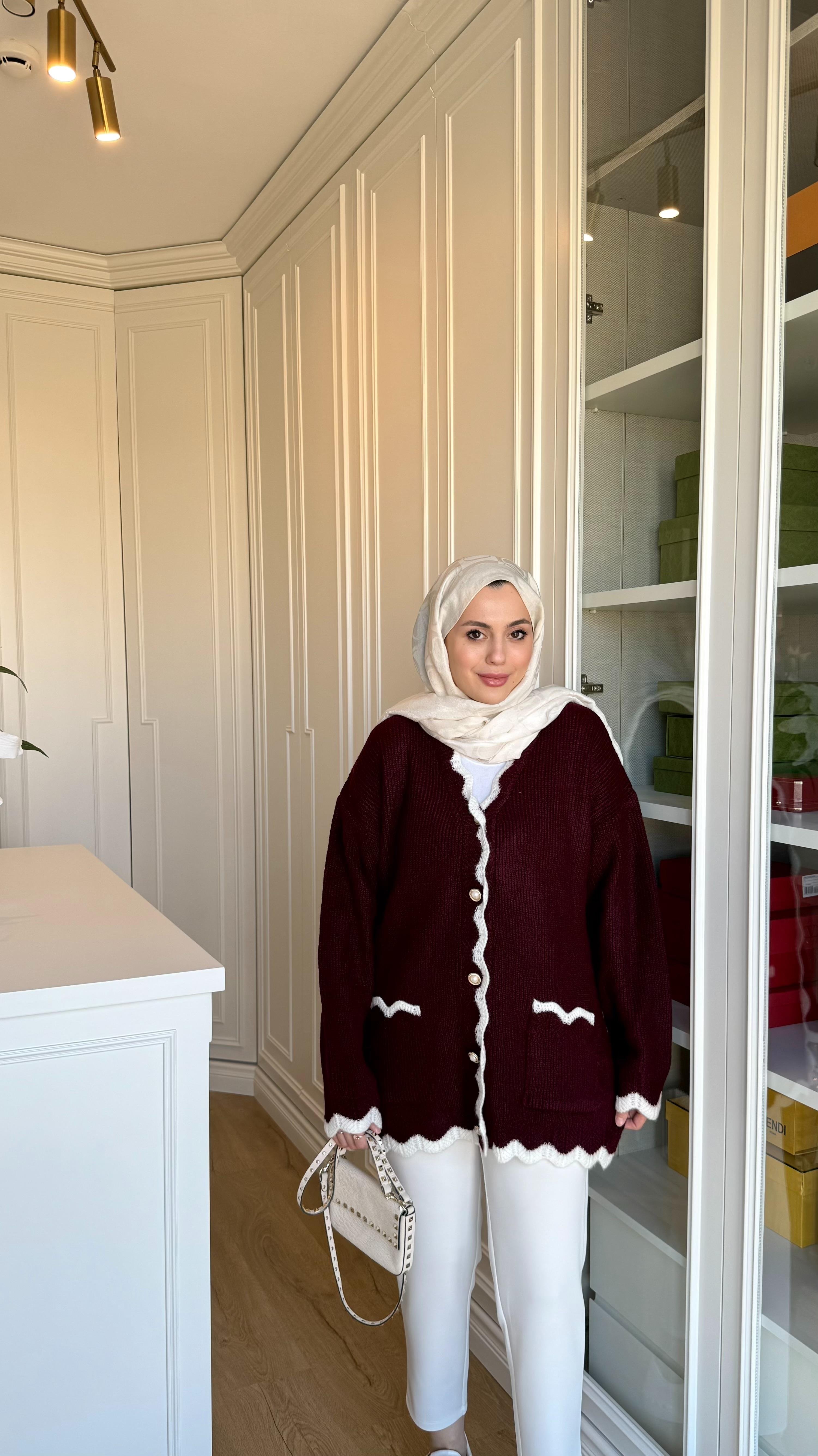 İnci Düğmeli Hırka Mürdüm