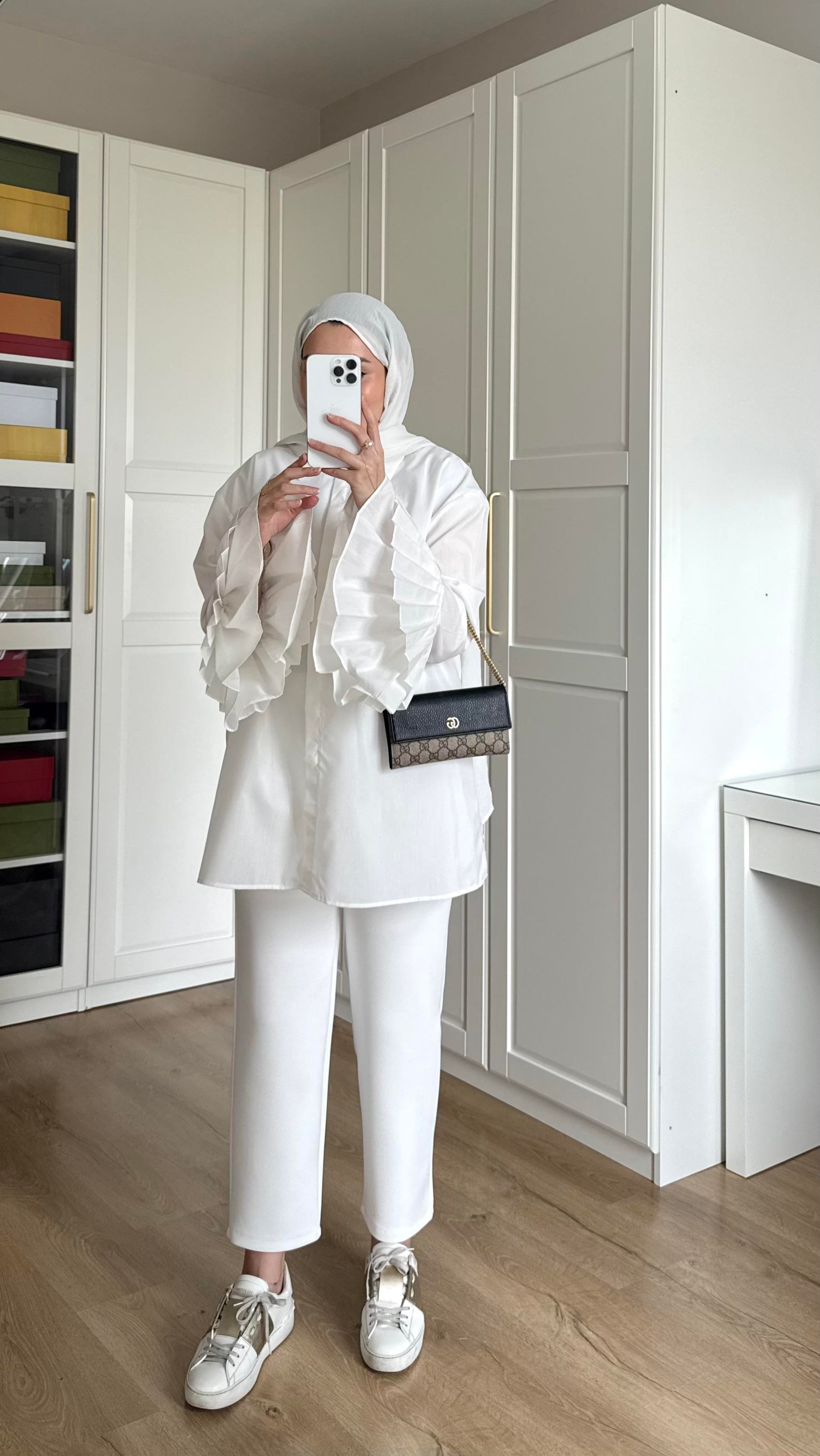 Kolu Piliseli Gömlek Beyaz